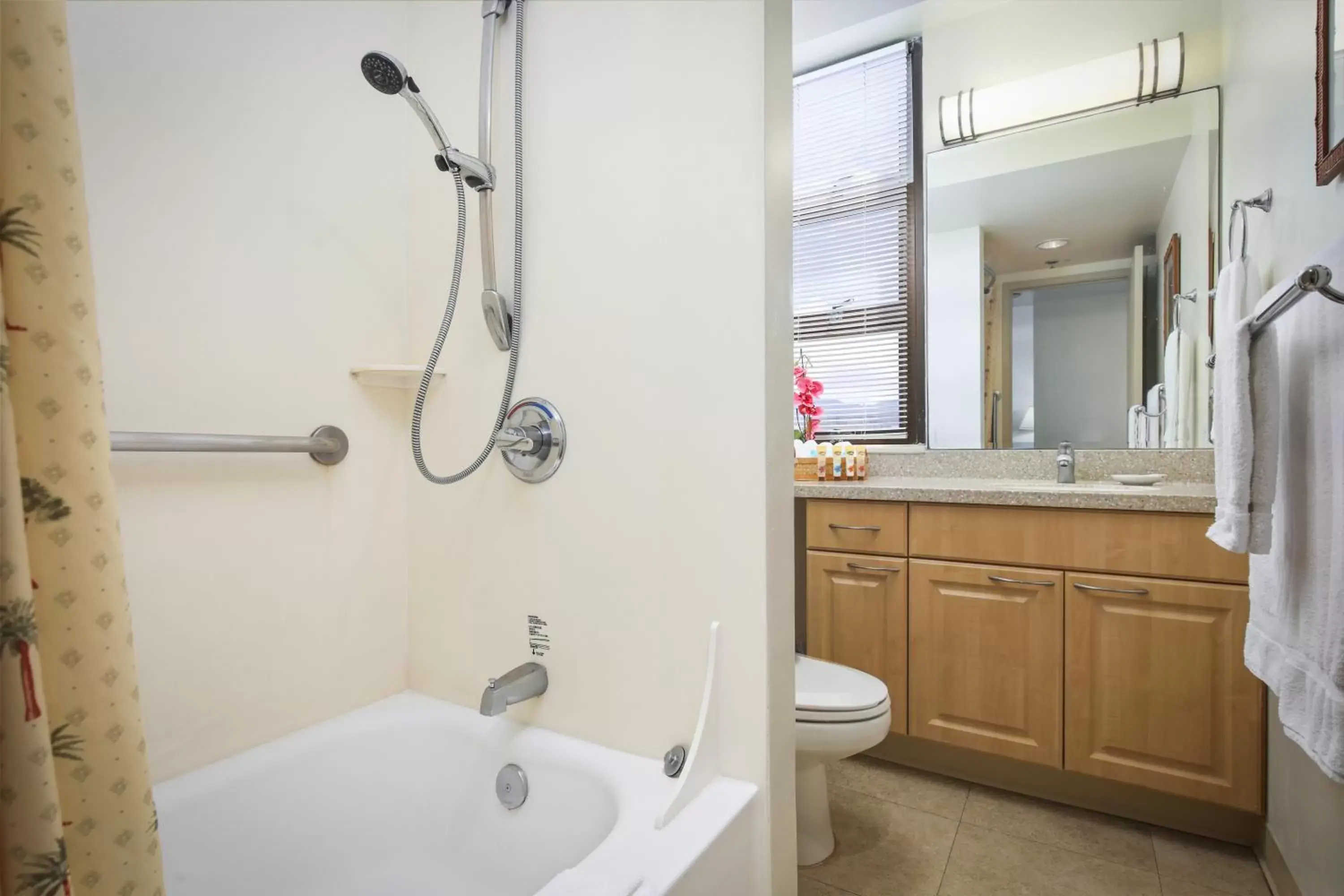 Shower, Bathroom in Aston Waikiki Sunset