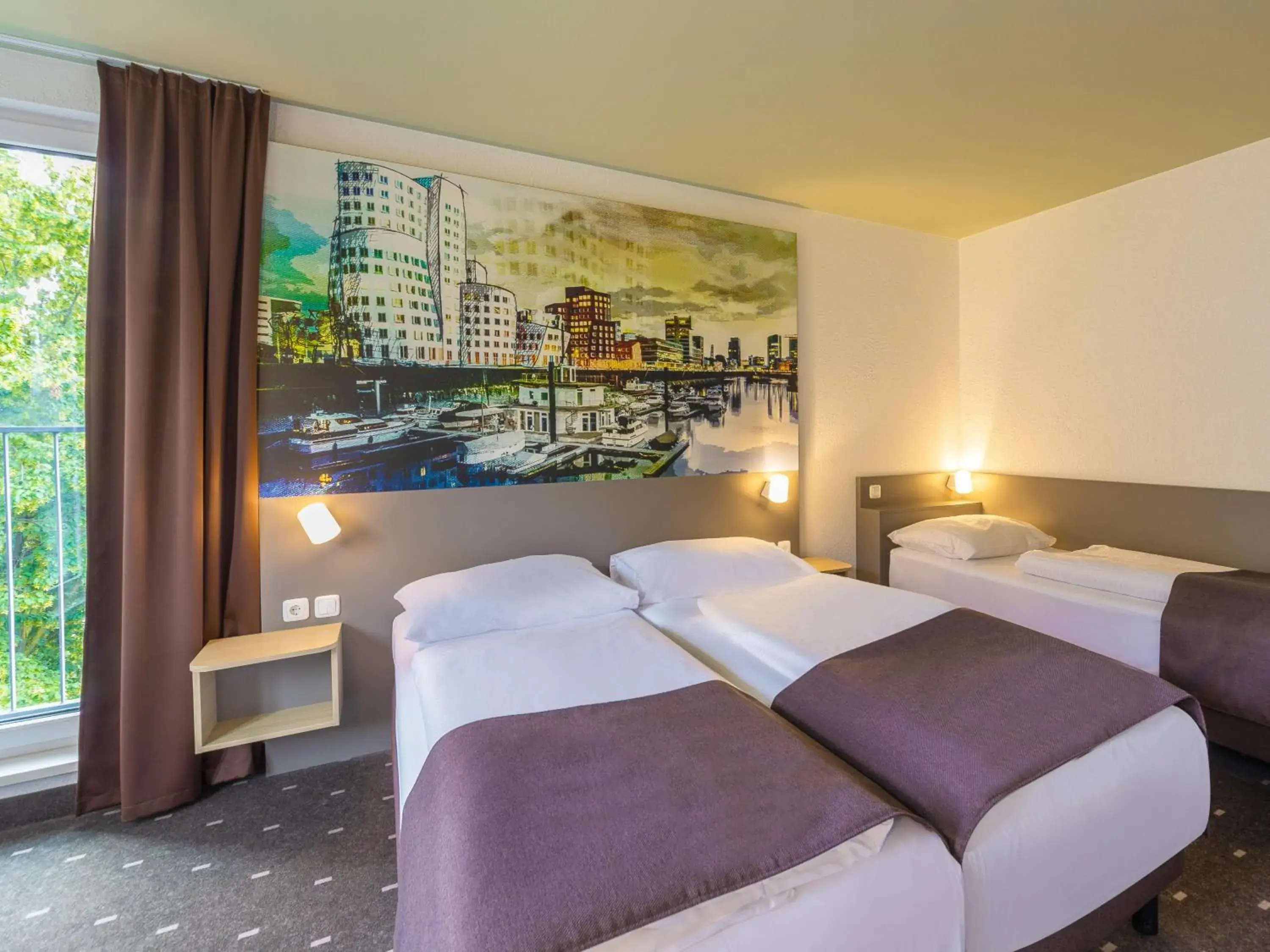 Bed in B&B Hotel Düsseldorf City-Süd