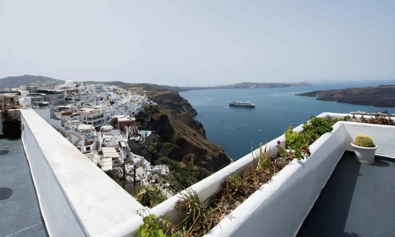 Landmark view, Balcony/Terrace in Kastro Suites