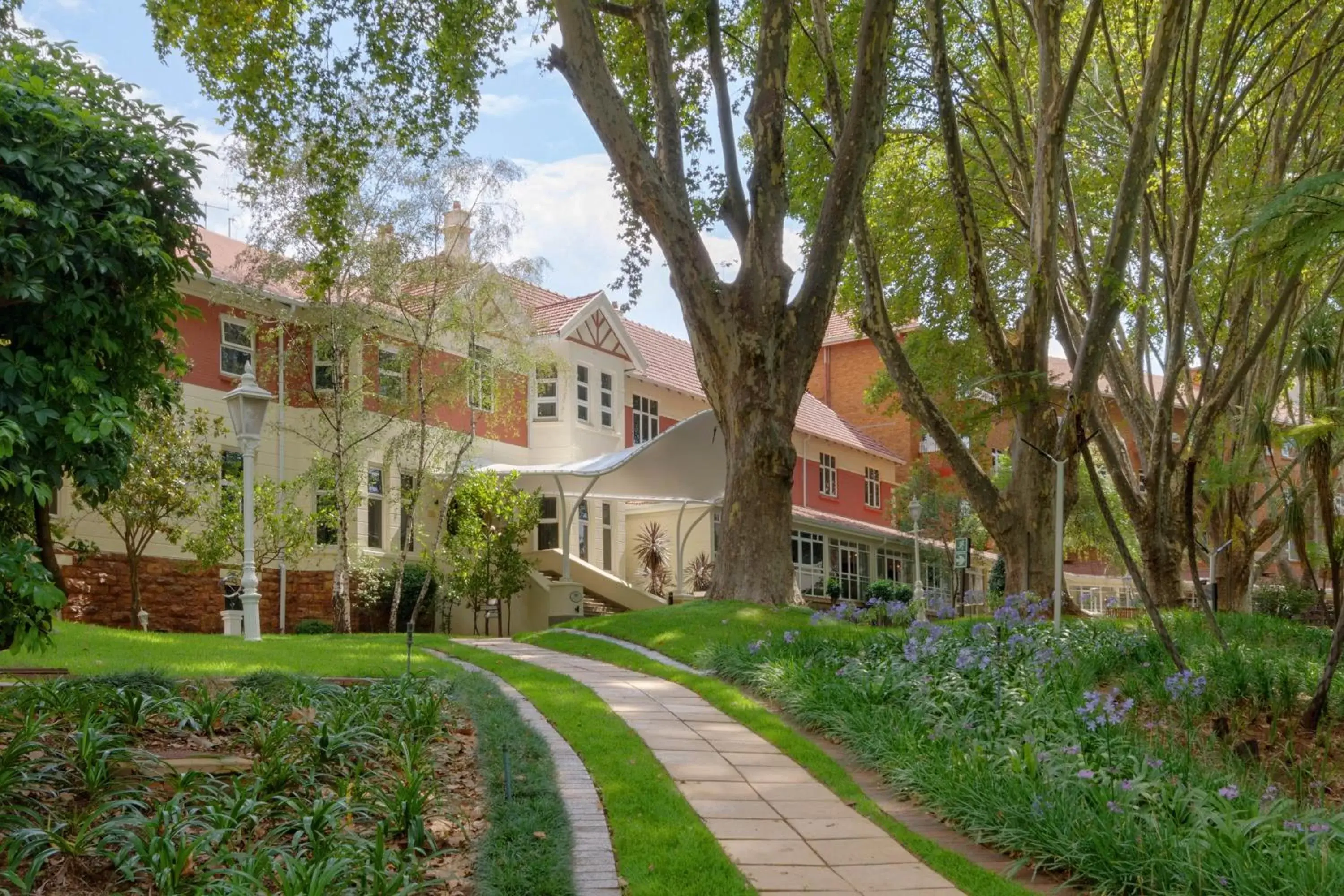 Property Building in Holiday Inn - Johannesburg Sunnyside Park, an IHG Hotel