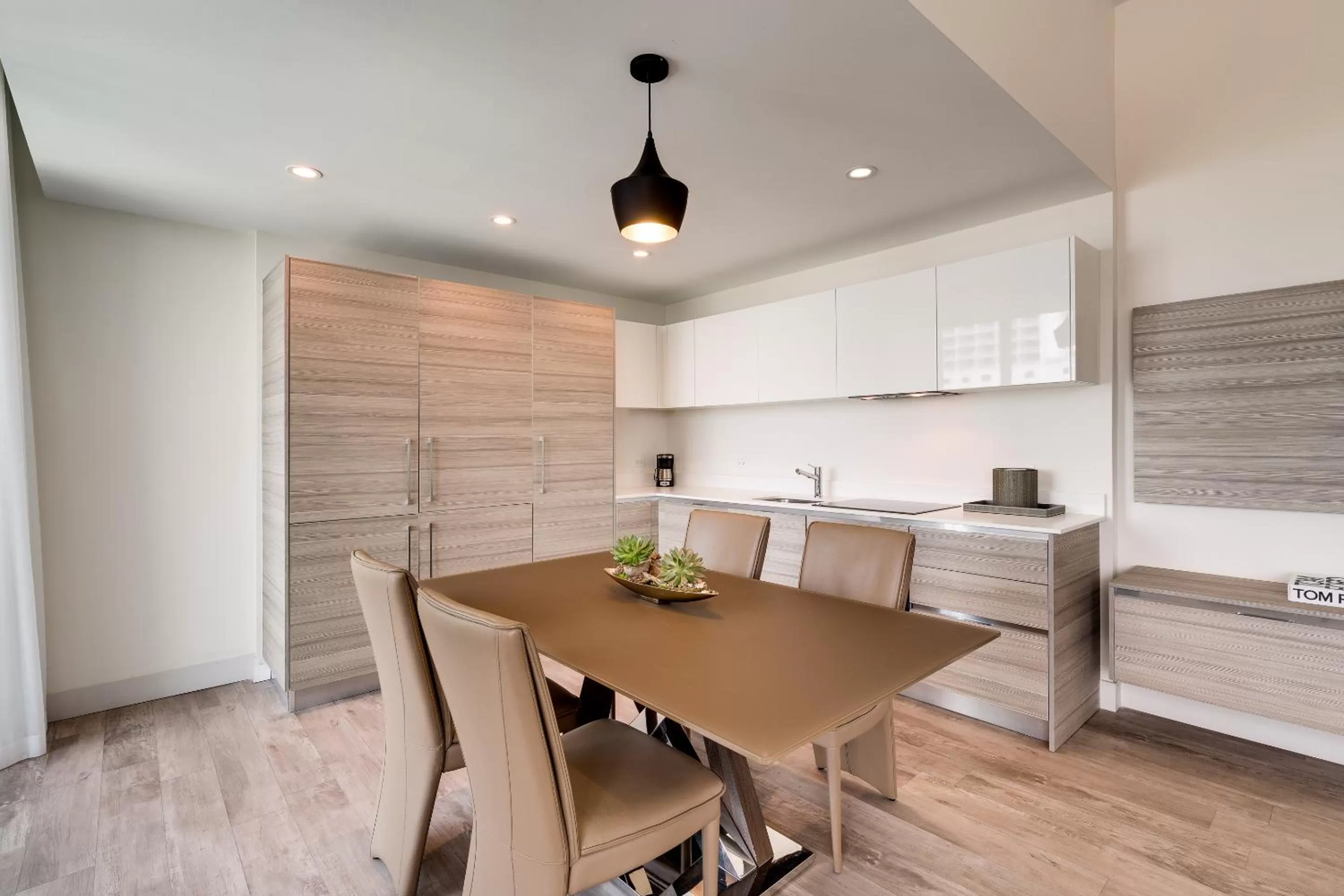 Kitchen or kitchenette in Costa Hollywood Beach Resort - An All Suite Hotel