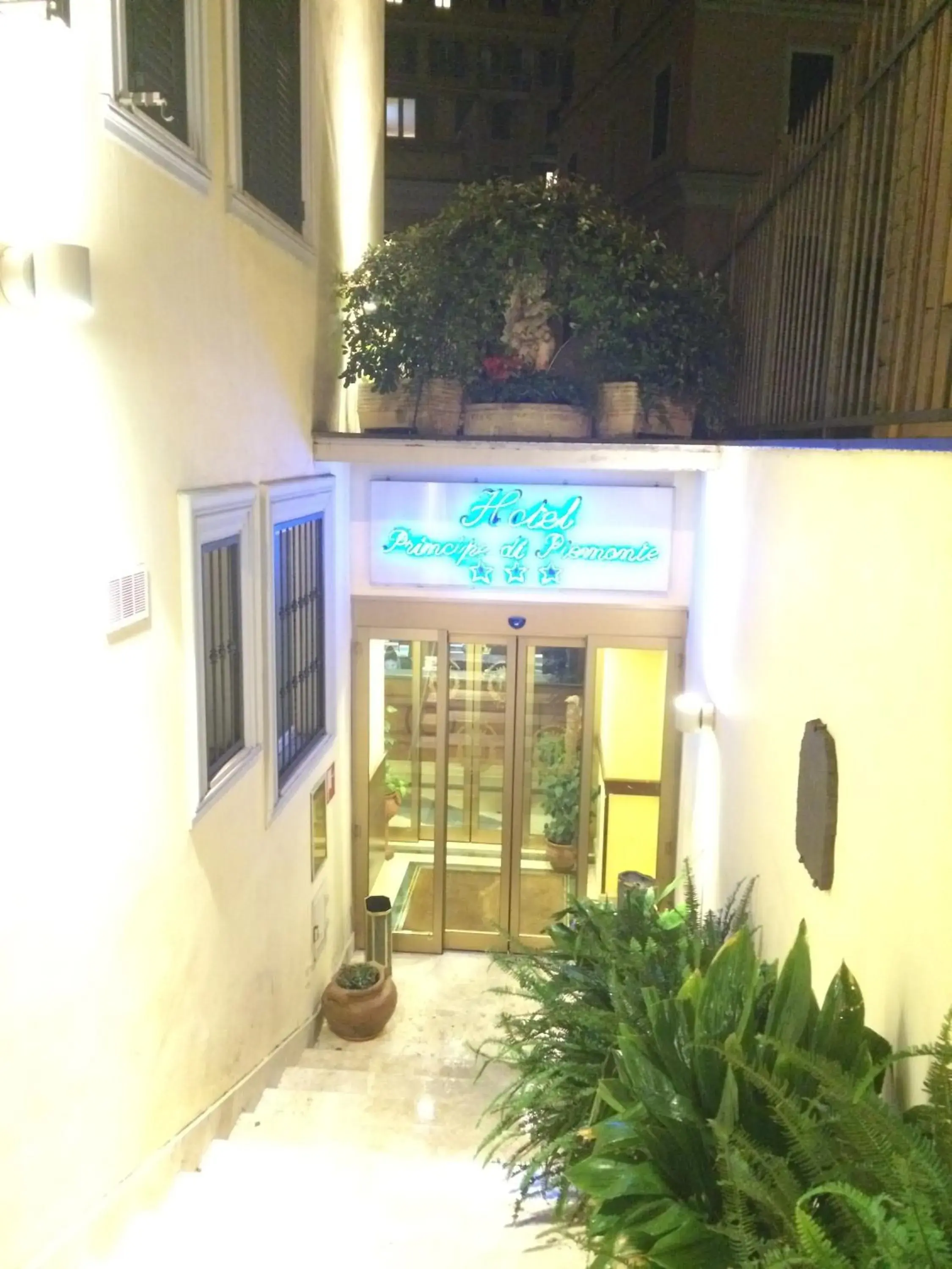 Night in Hotel Principe Di Piemonte