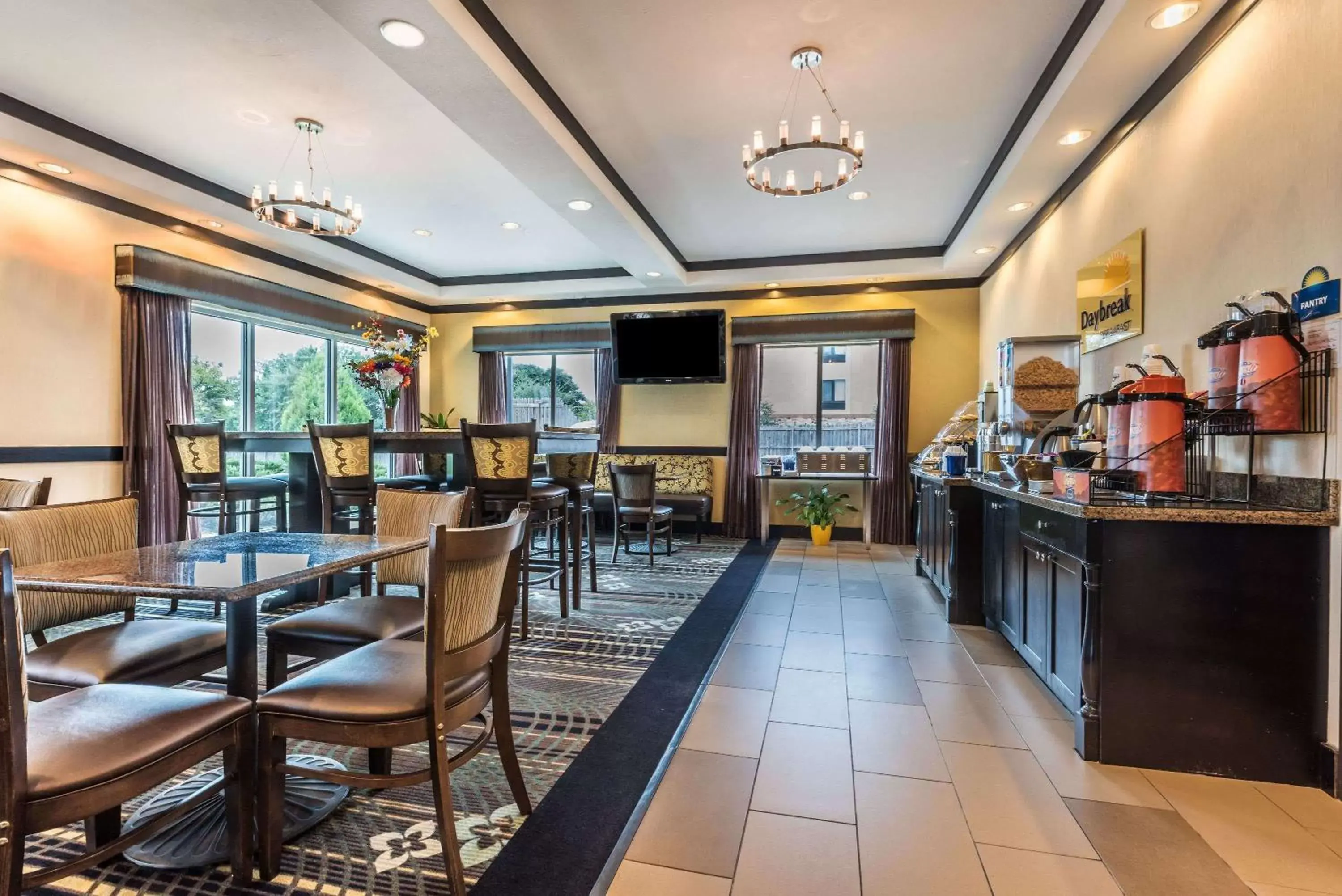 Restaurant/places to eat in Days Inn & Suites by Wyndham Mineral Wells Restaurant/places to eat in Days Inn & Suites by Wyndham Mineral Wells