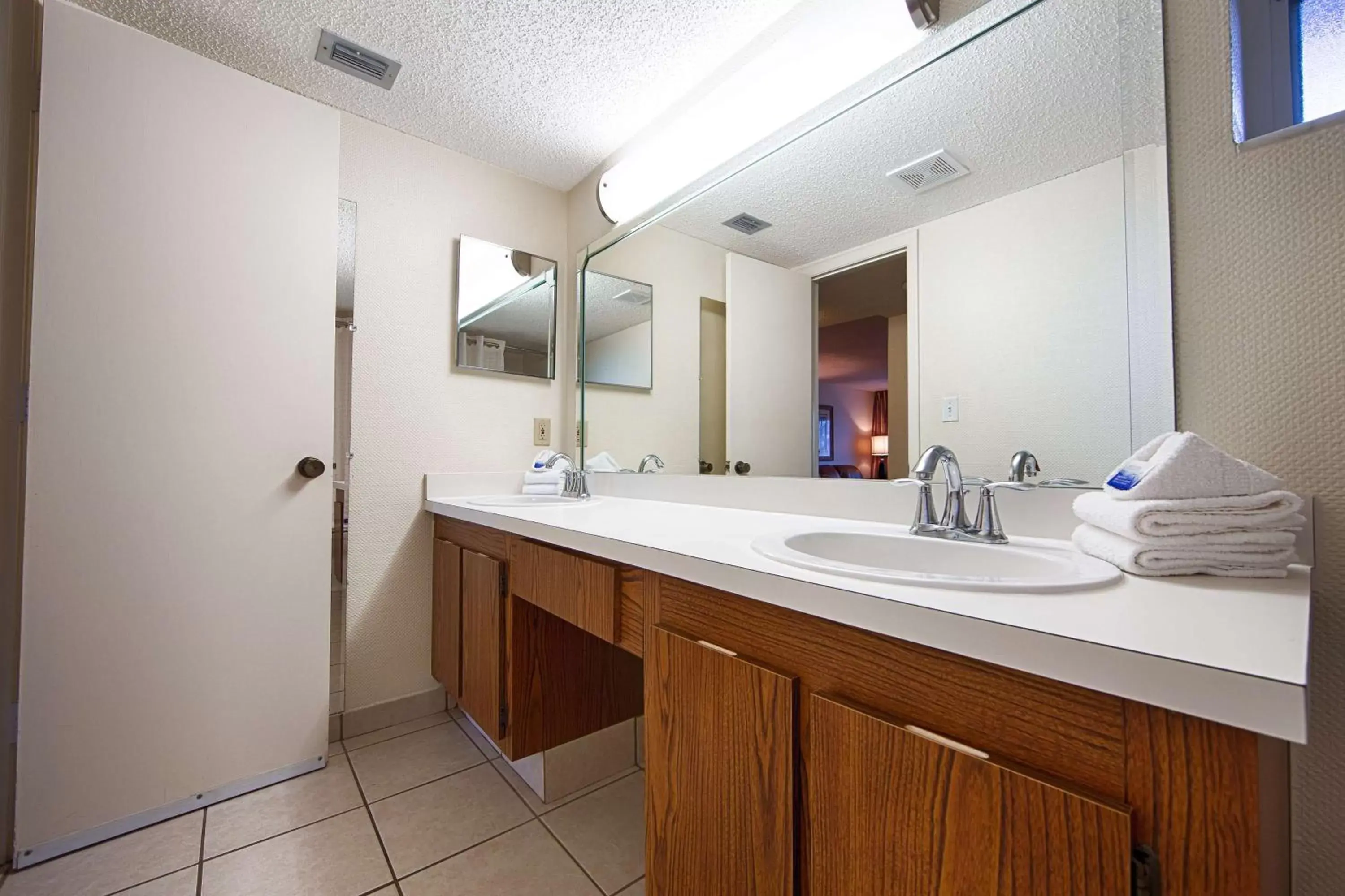 Double Room With Two Double Beds With Sofa Bed - Disability Access in Best Western Naples Inn & Suites Double Room With Two Double Beds With Sofa Bed - Disability Access in Best Western Naples Inn & Suites