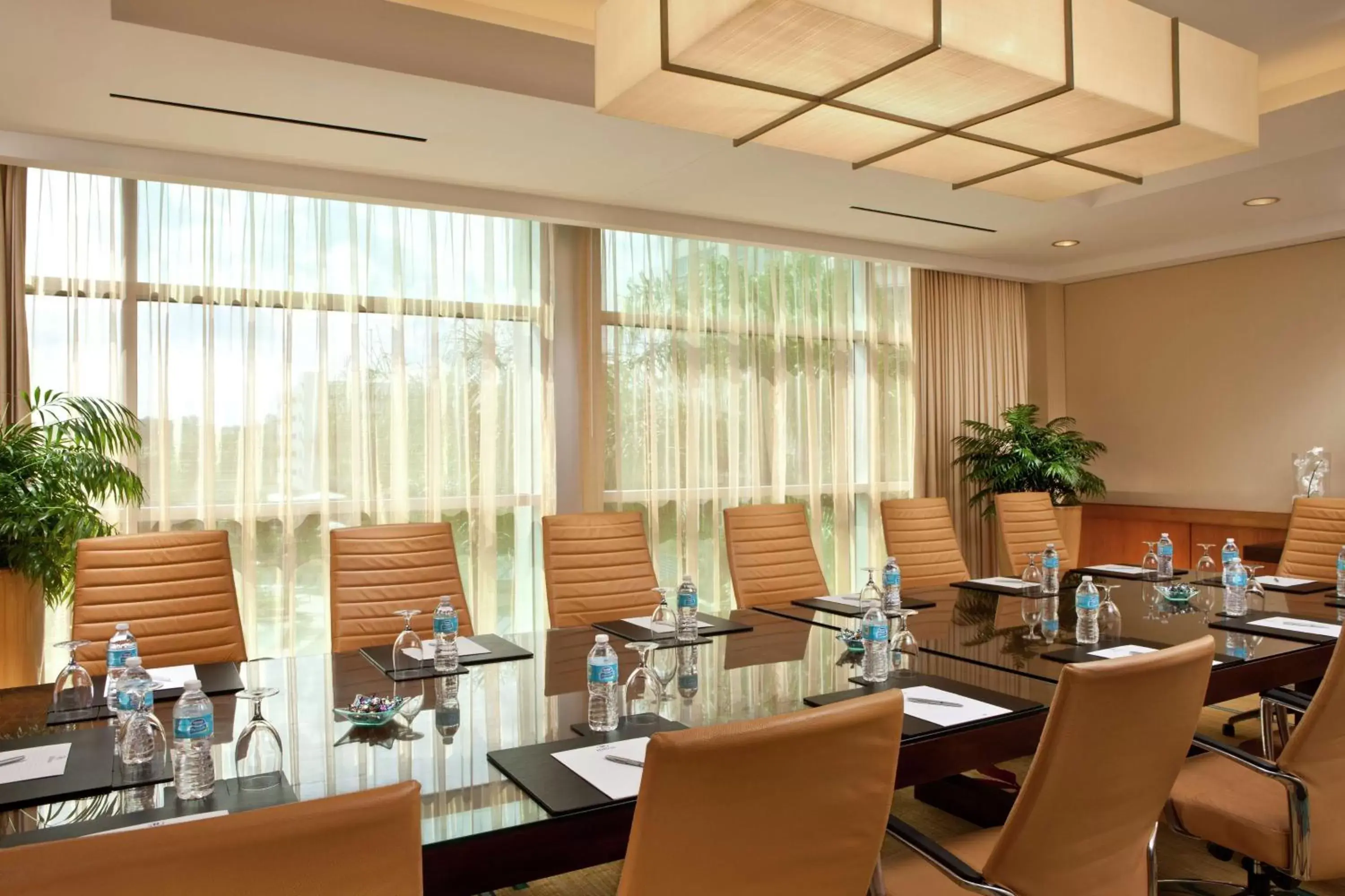 Meeting/conference room, Restaurant/Places to Eat in Hilton Orlando