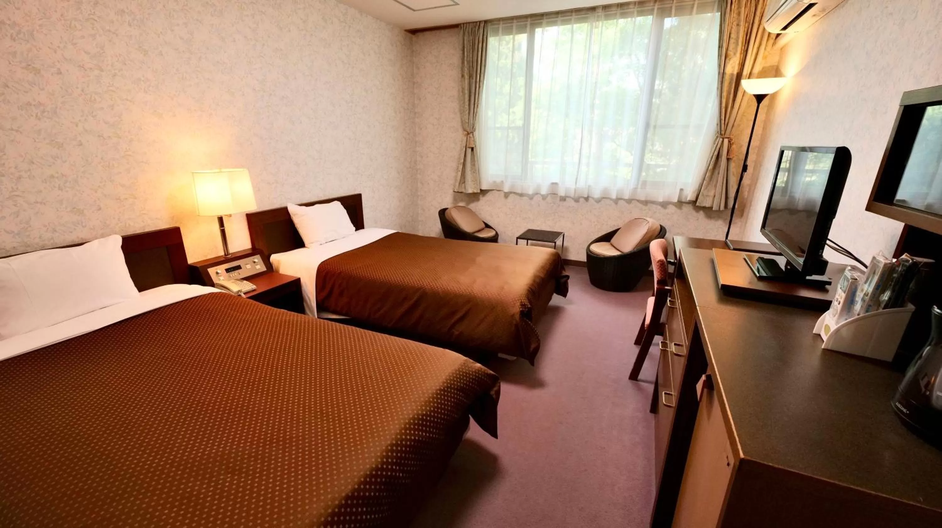 Photo of the whole room, Bed in Hotel Oak Forest