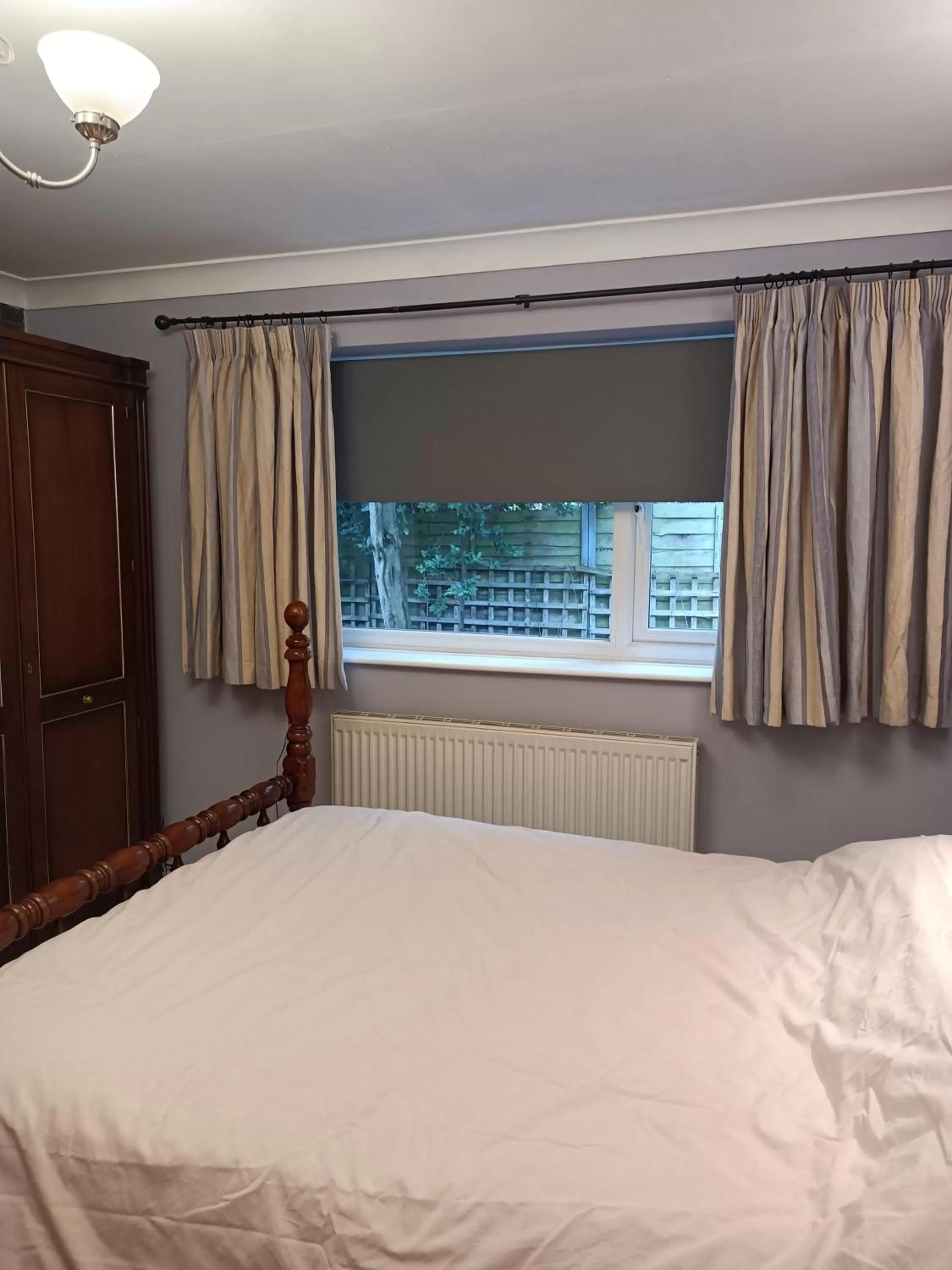 Bed in Hotel 5 Ravenhurst Drive M6 J7