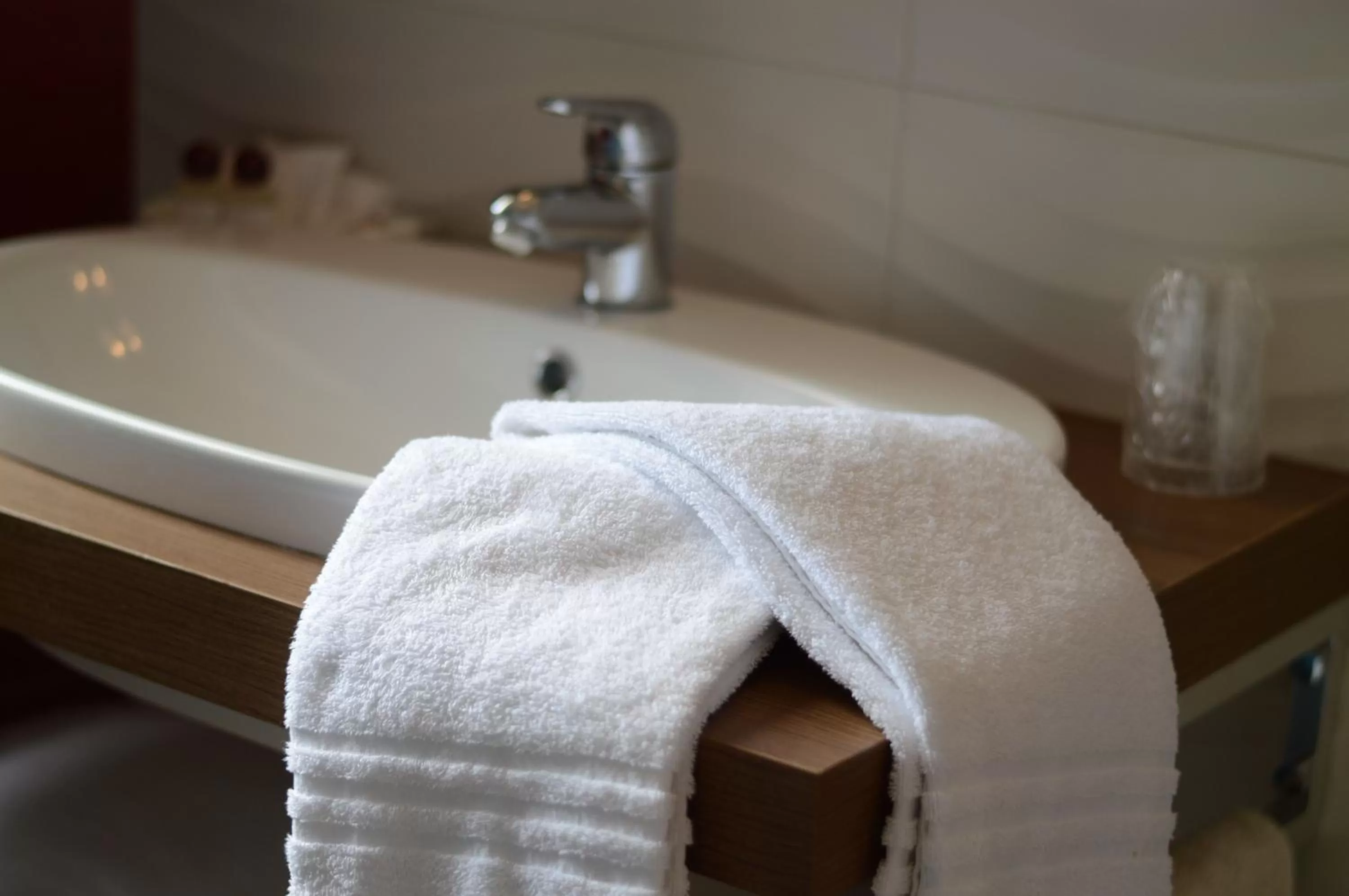 Bathroom in Pinto-Storey Hotel
