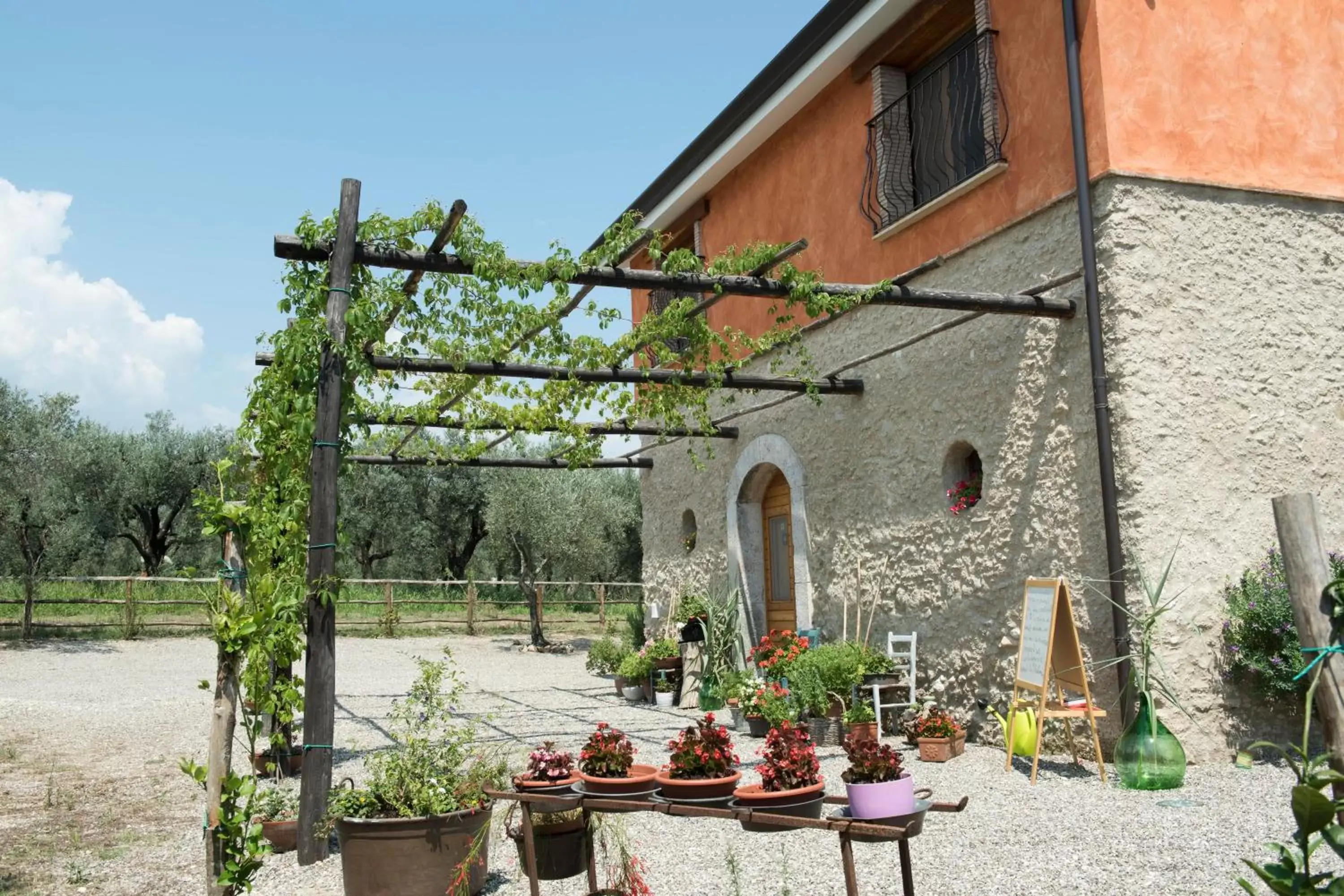 Facade/entrance, Property Building in B&B Rifugio tra gli Ulivi