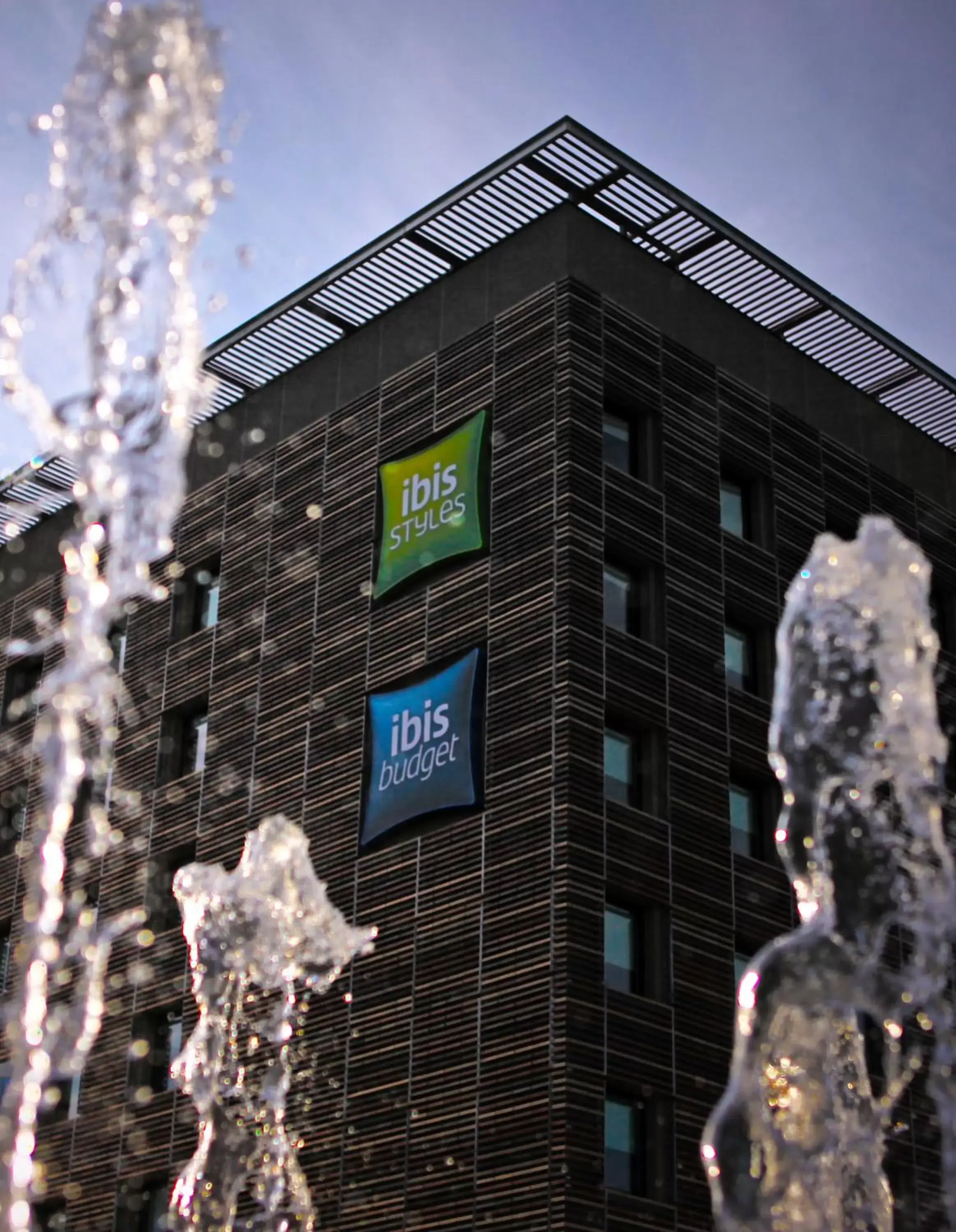 Facade/entrance, Property Building in ibis budget Nimes Centre Gare