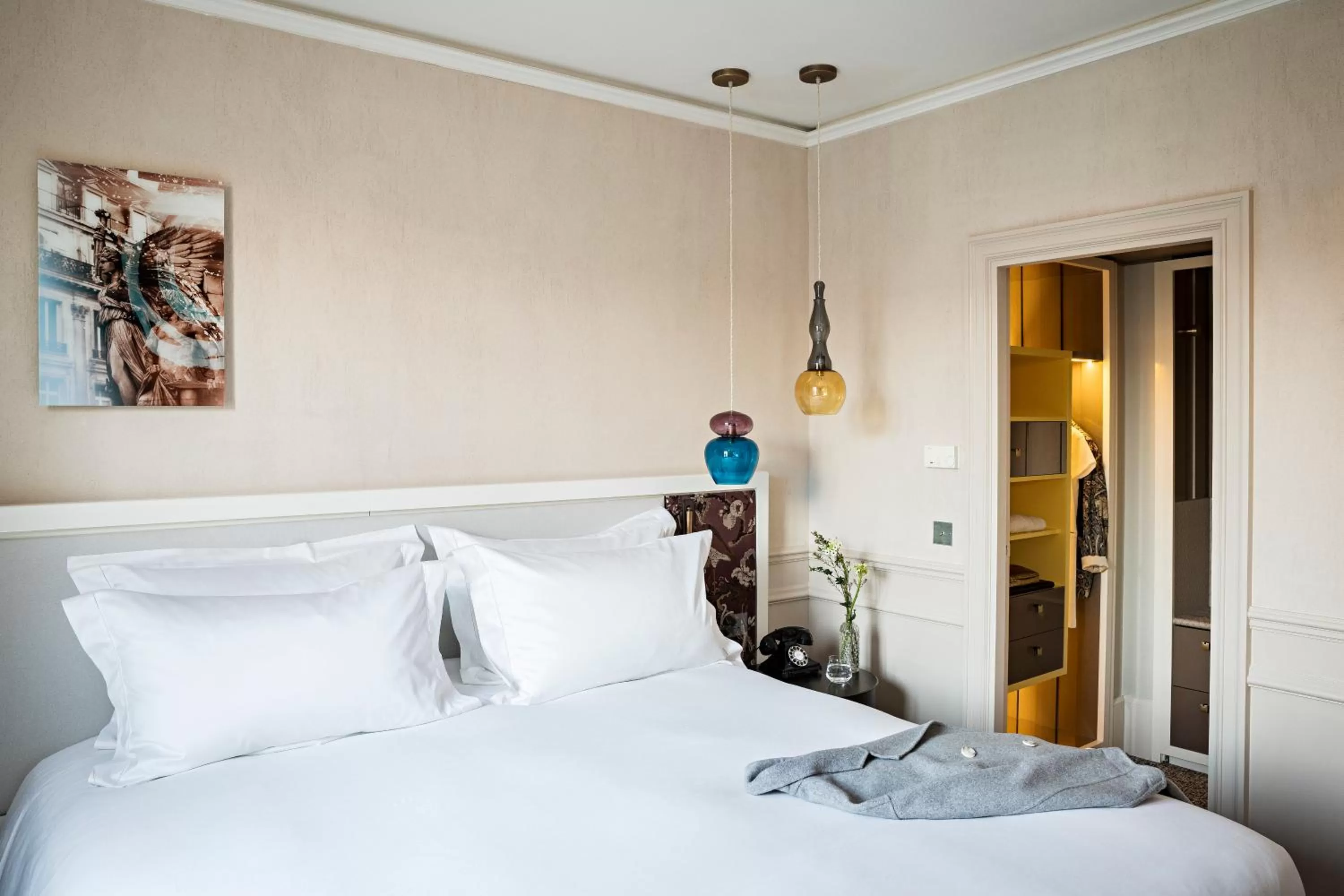 Bedroom, Bed in Sofitel Le Scribe Paris Opera