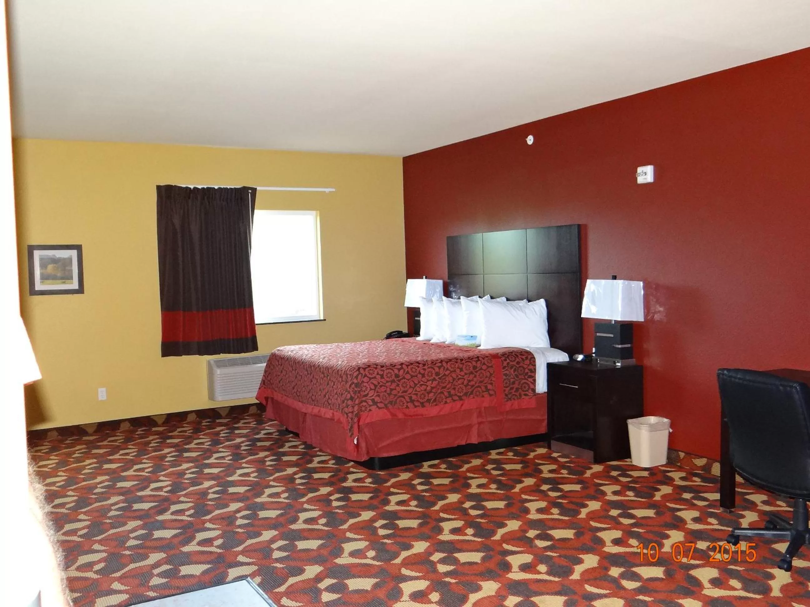 King Room - Disability Access/Non-Smoking in Days Inn & Suites by Wyndham El Dorado