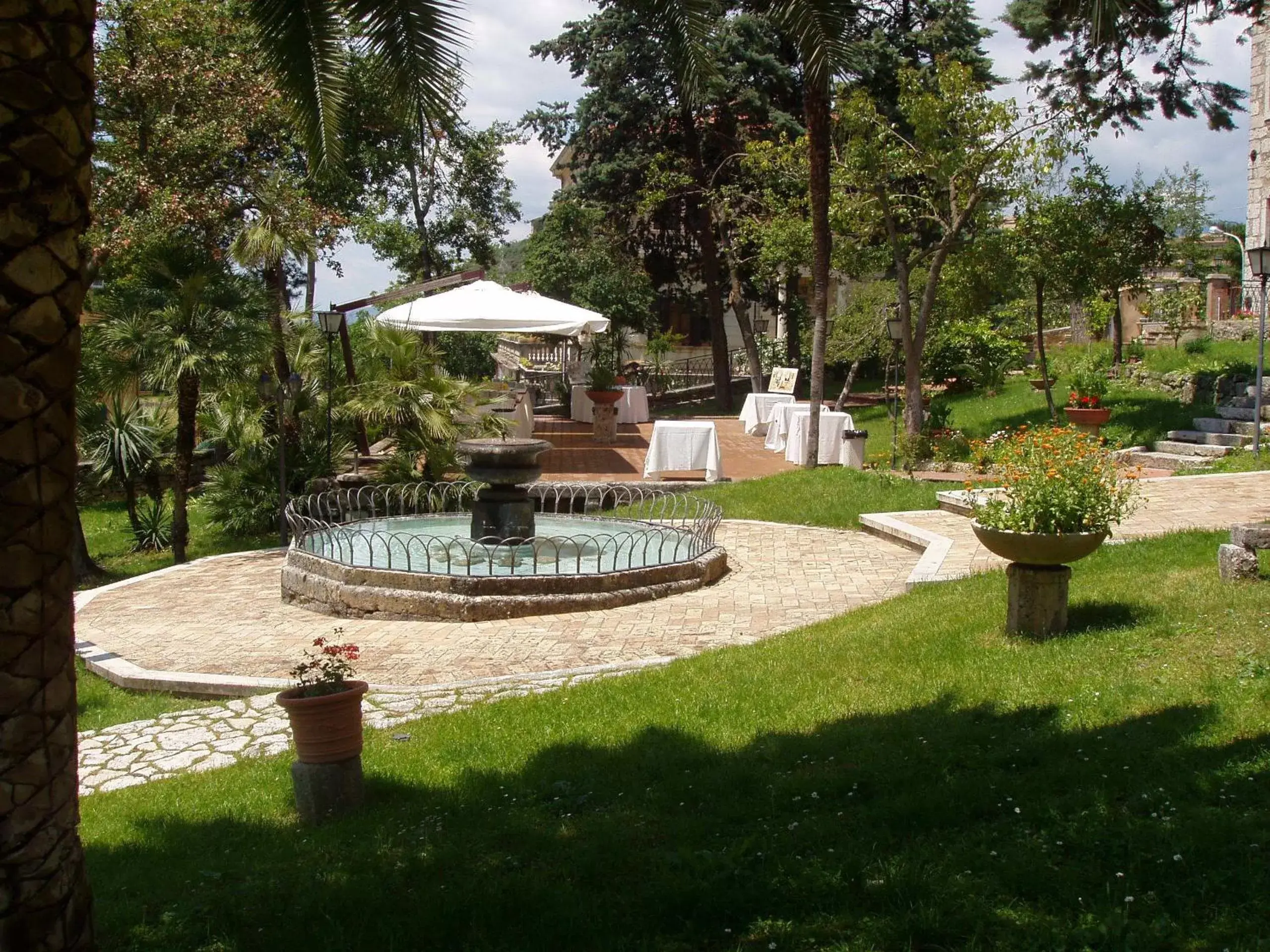 Garden in Hotel Il Cavalier D'Arpino