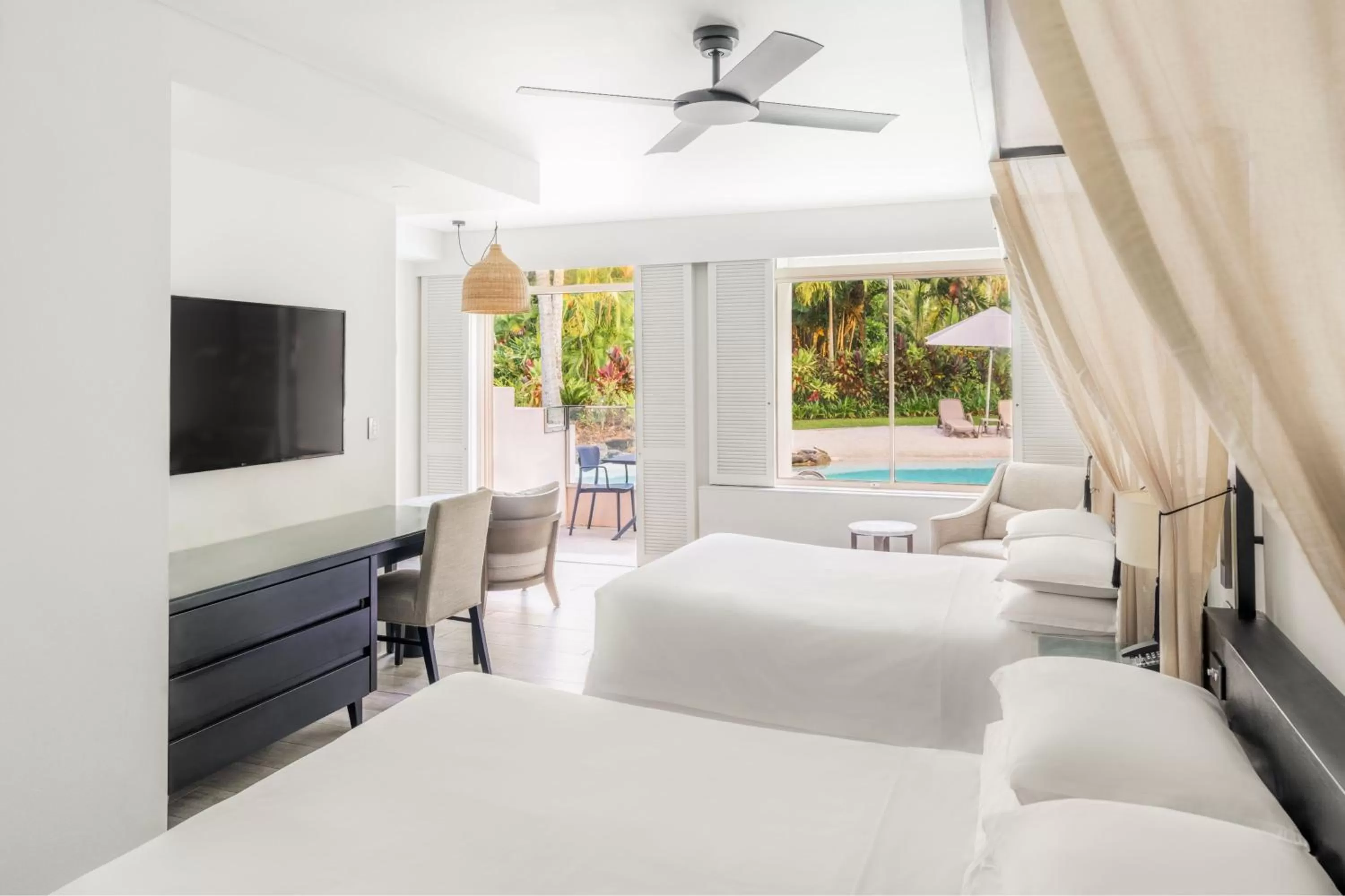 Swimming pool in Sheraton Grand Mirage Resort, Port Douglas