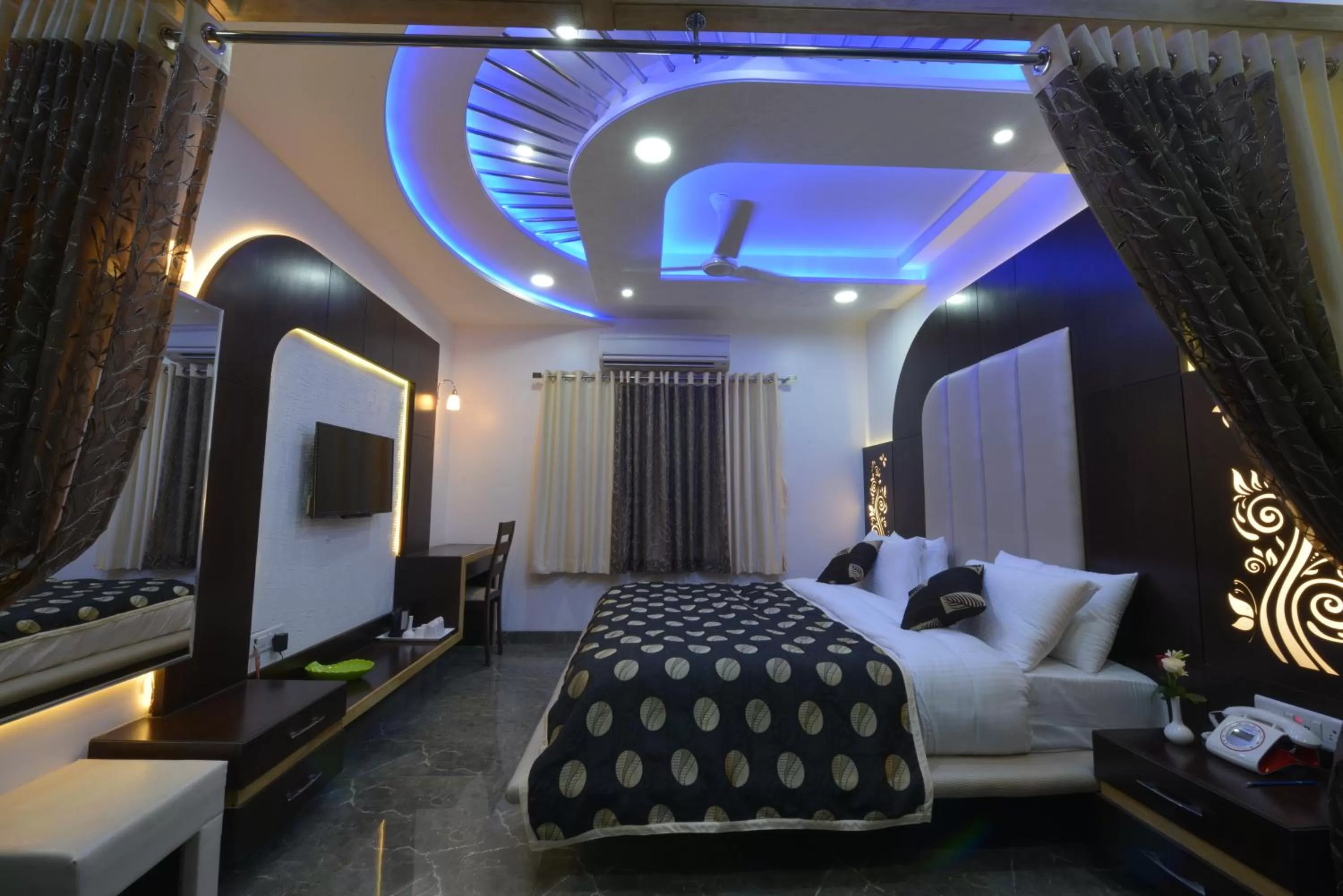 View (from property/room), Bed in Hotel JP International