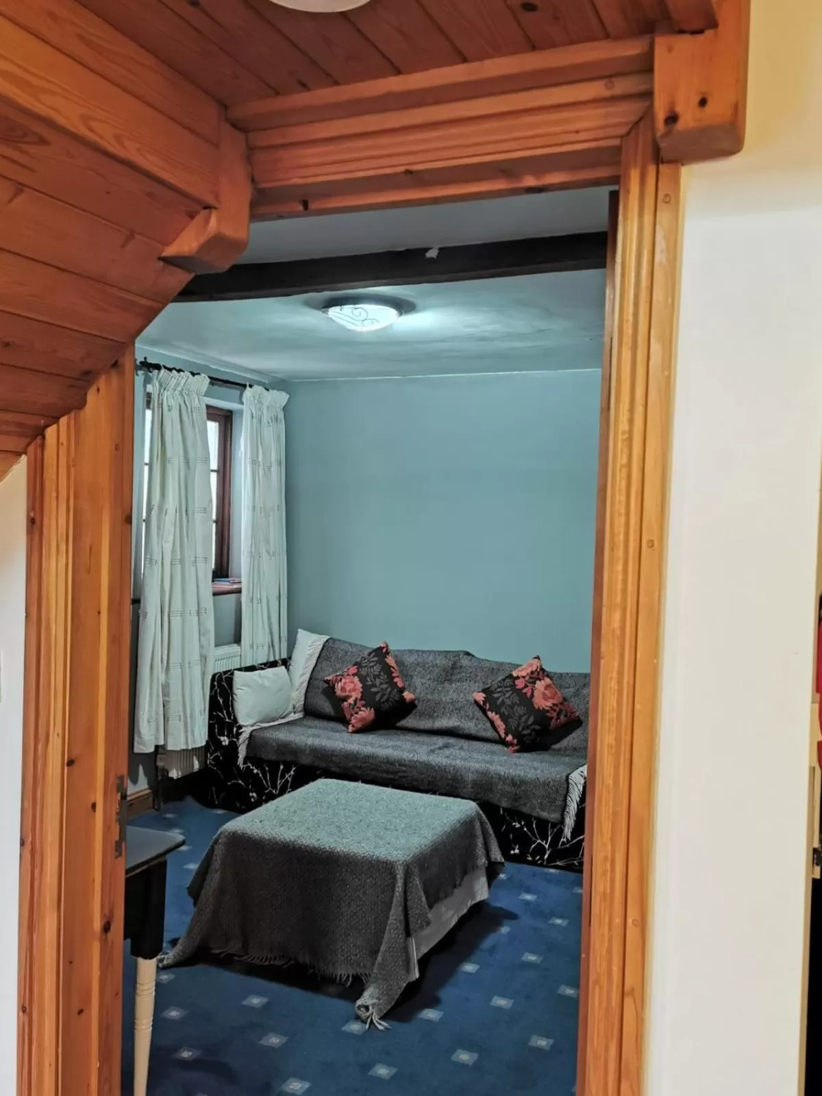 Lounge or bar, Bed in The Compasses Inn