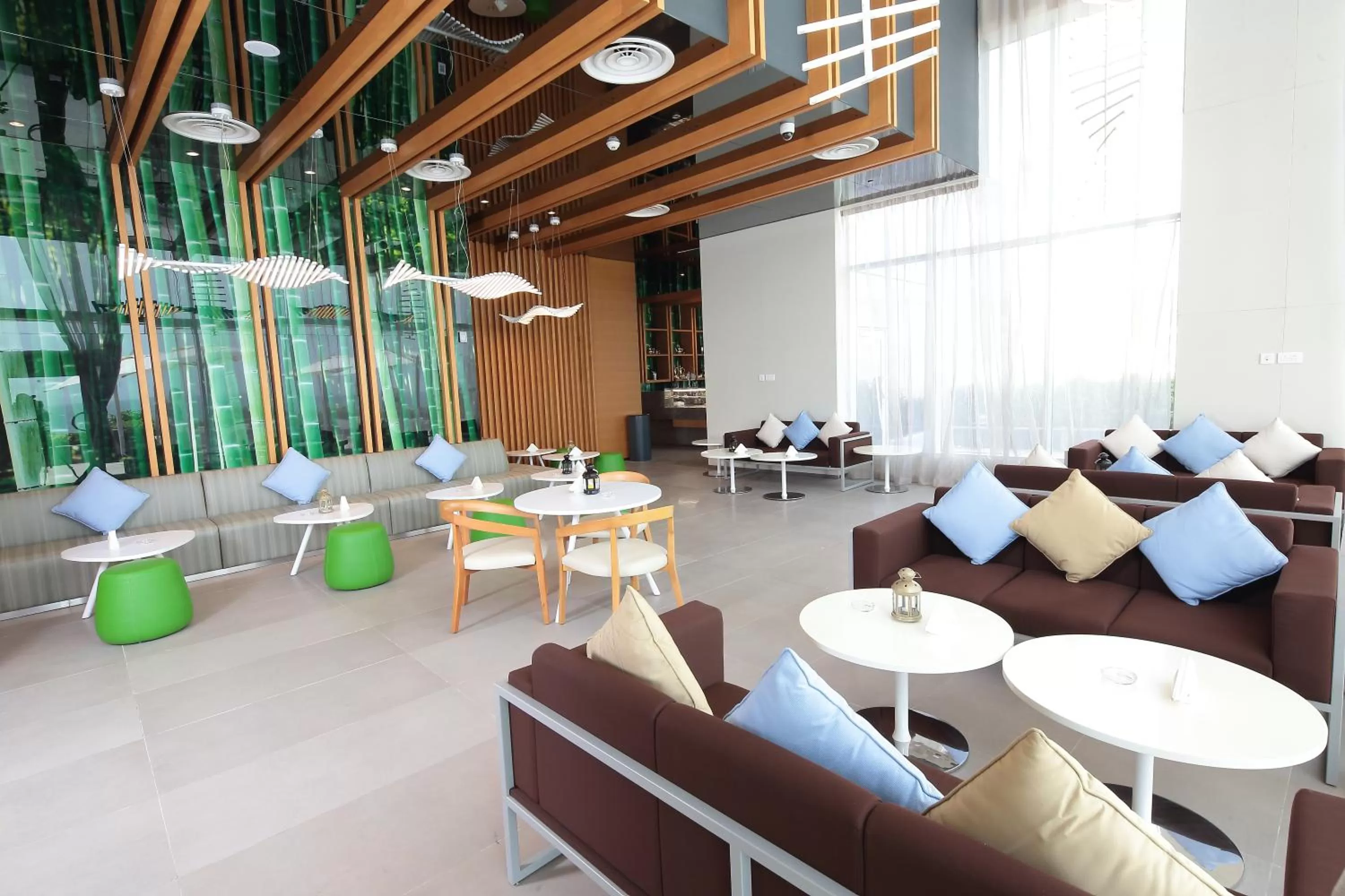 Restaurant/places to eat in Novotel Jazan