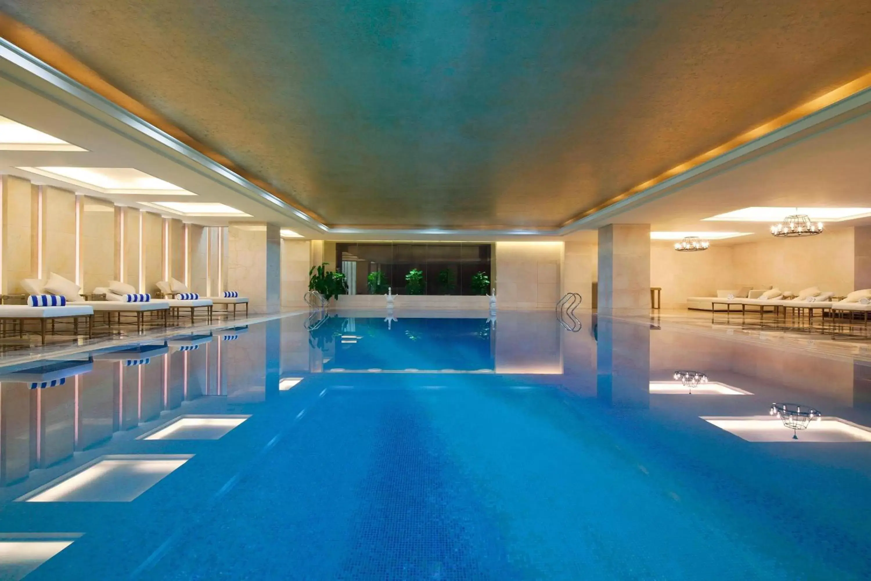 Swimming Pool in Sheraton Xi'an North City Hotel