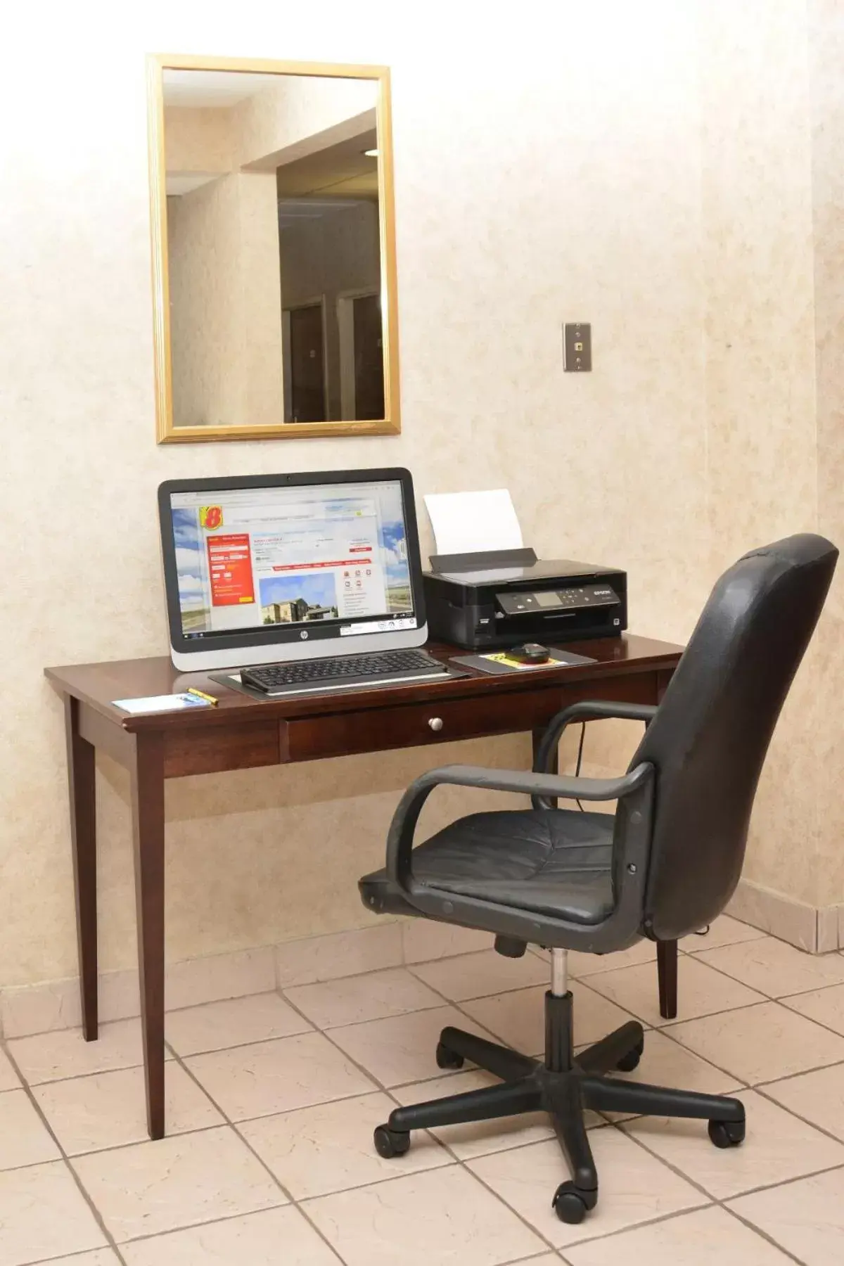 Business facilities, Business Area/Conference Room in Super 8 by Wyndham Corydon