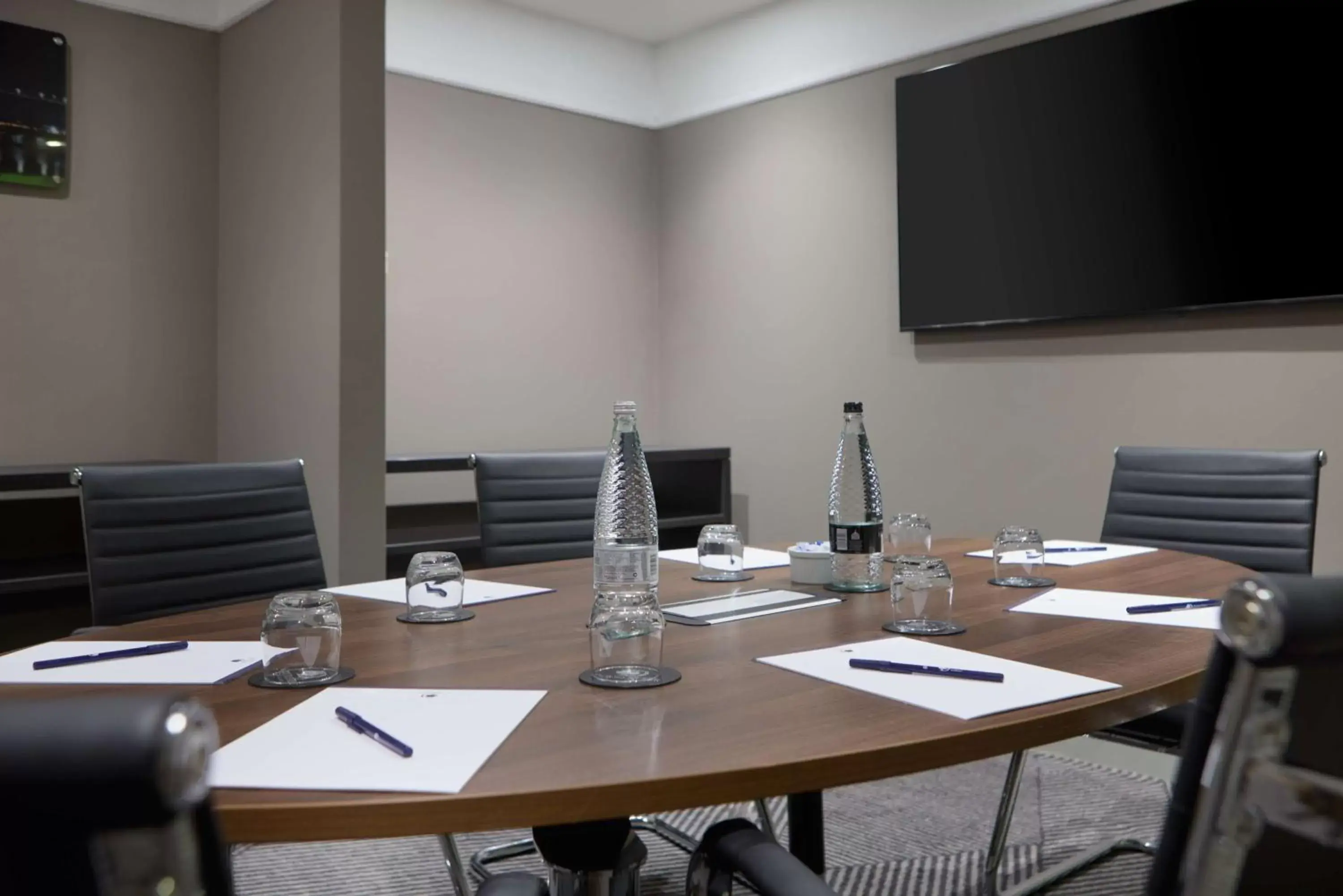 Meeting/conference room in DoubleTree by Hilton Dartford Bridge