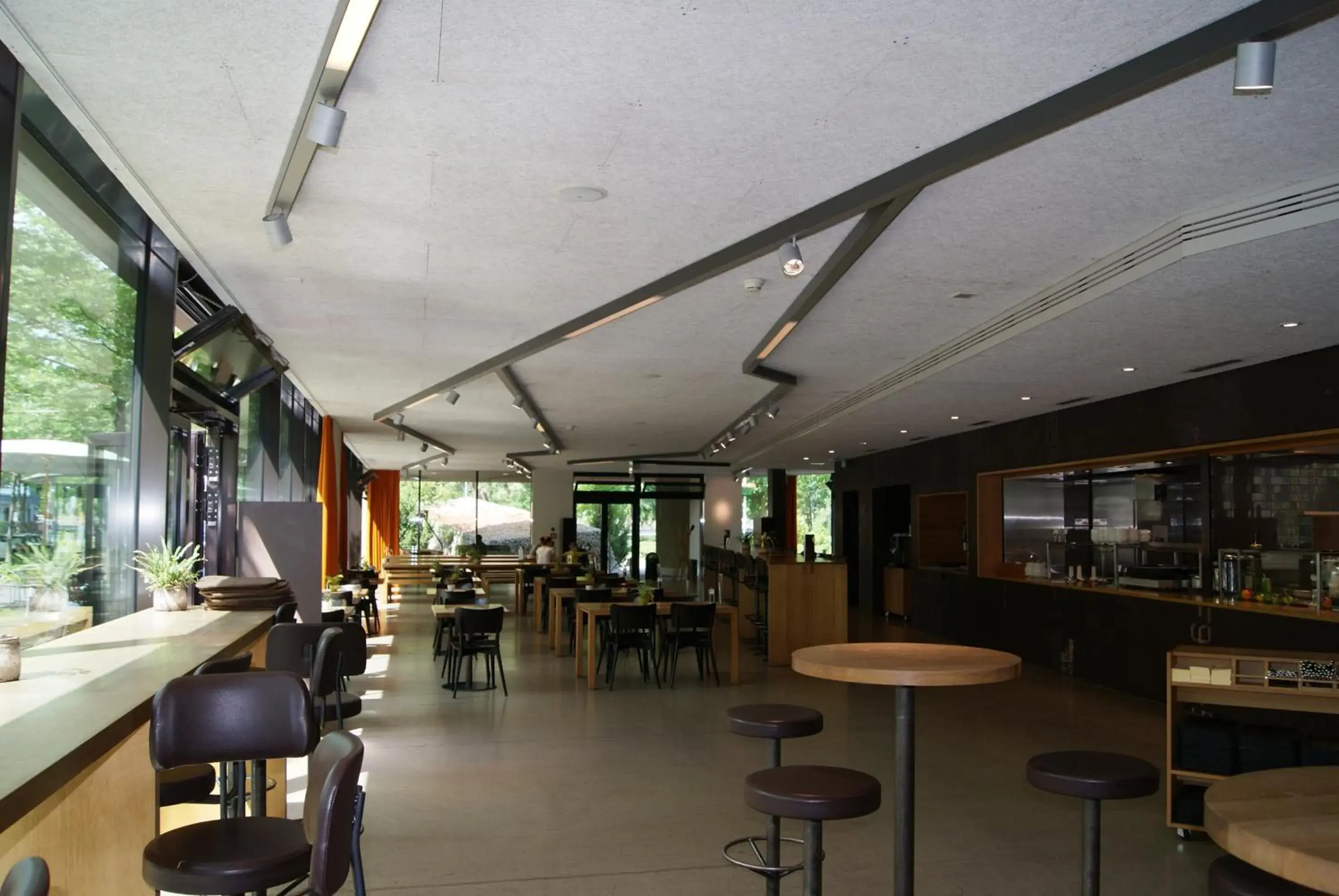 Restaurant/places to eat in Interlaken Youth Hostel