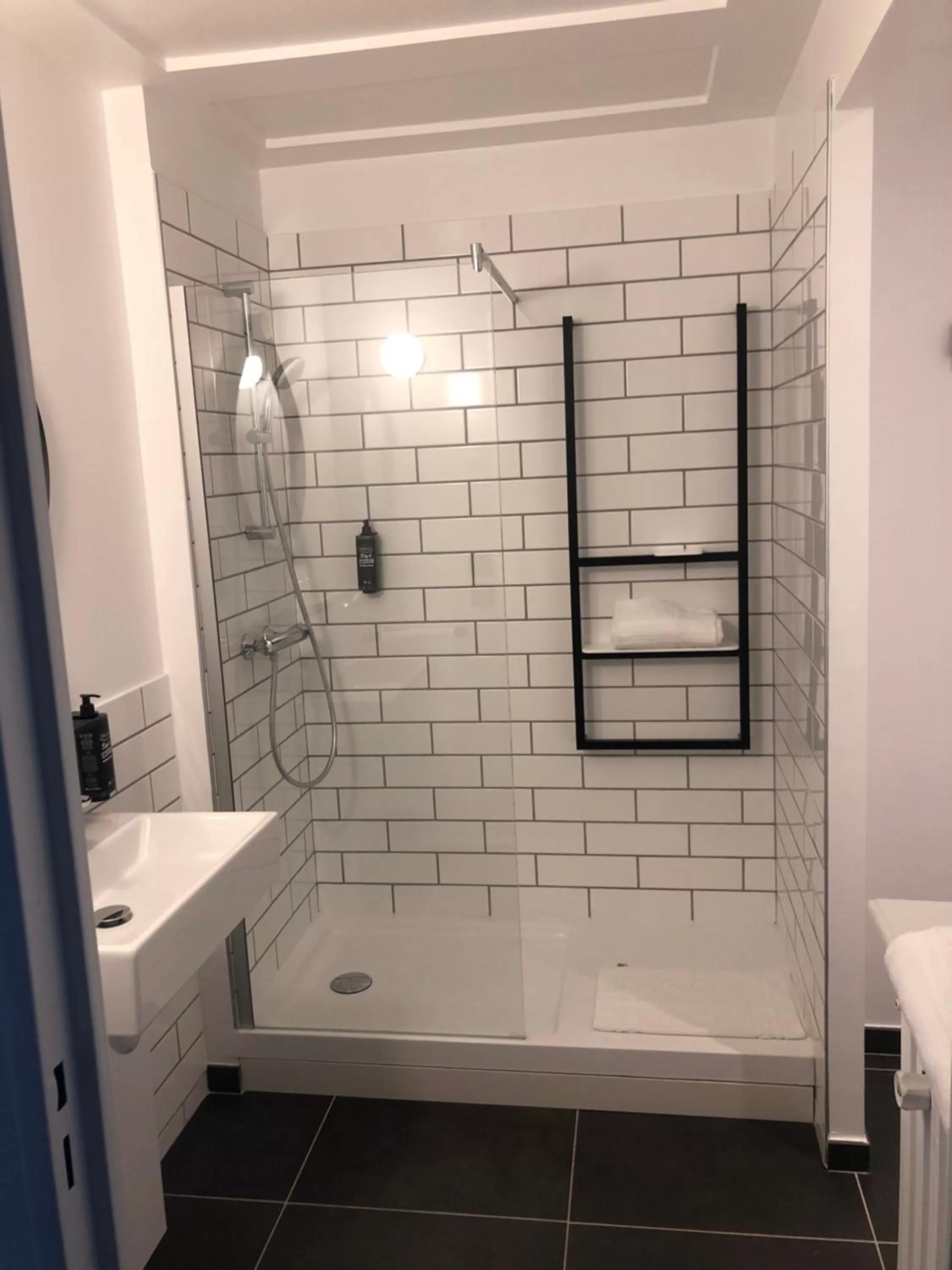 Bathroom in Ibis Centre Millau