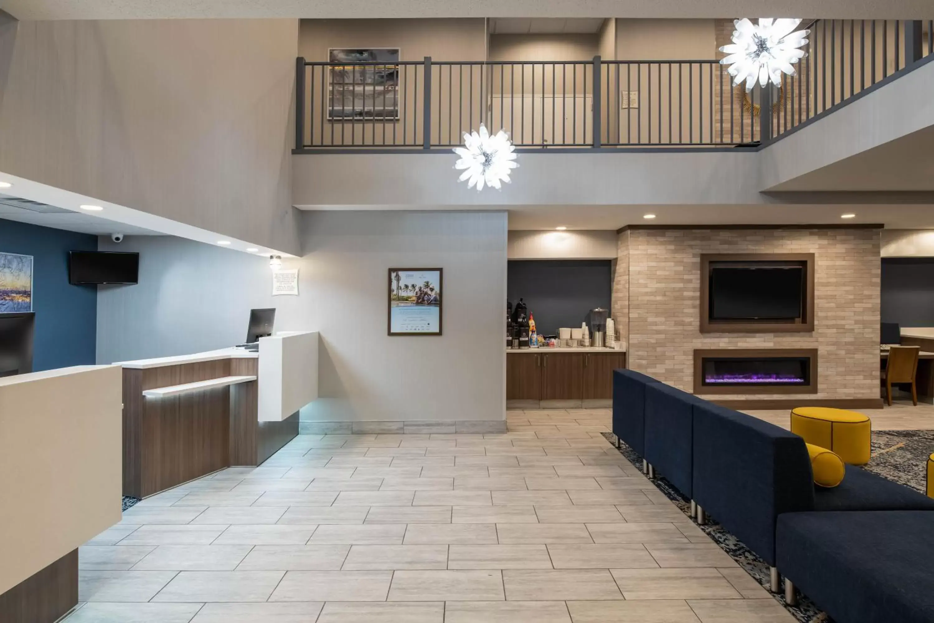Lobby or reception in Baymont by Wyndham White Plains - Elmsford