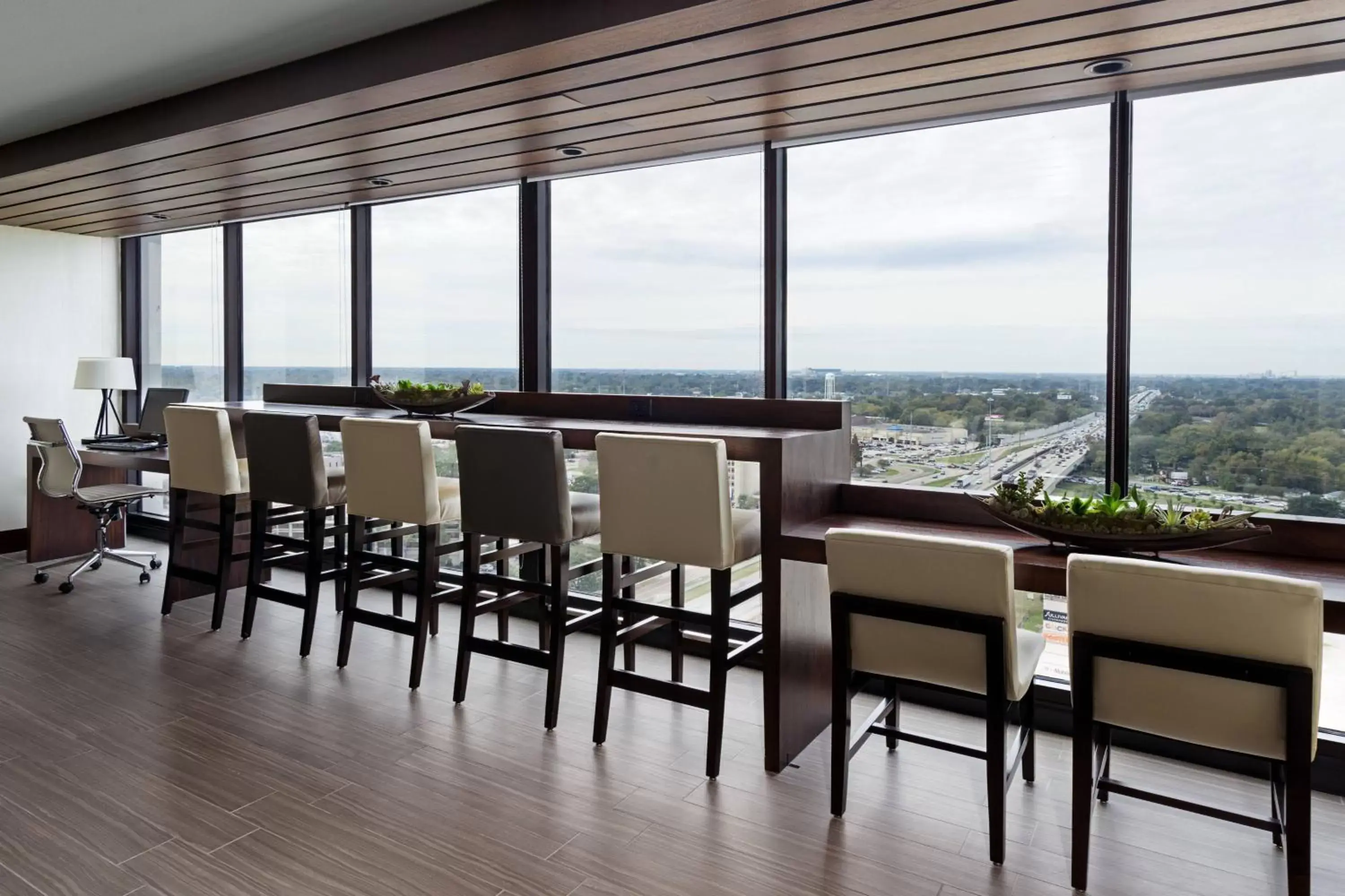 Lounge or bar in Baton Rouge Marriott