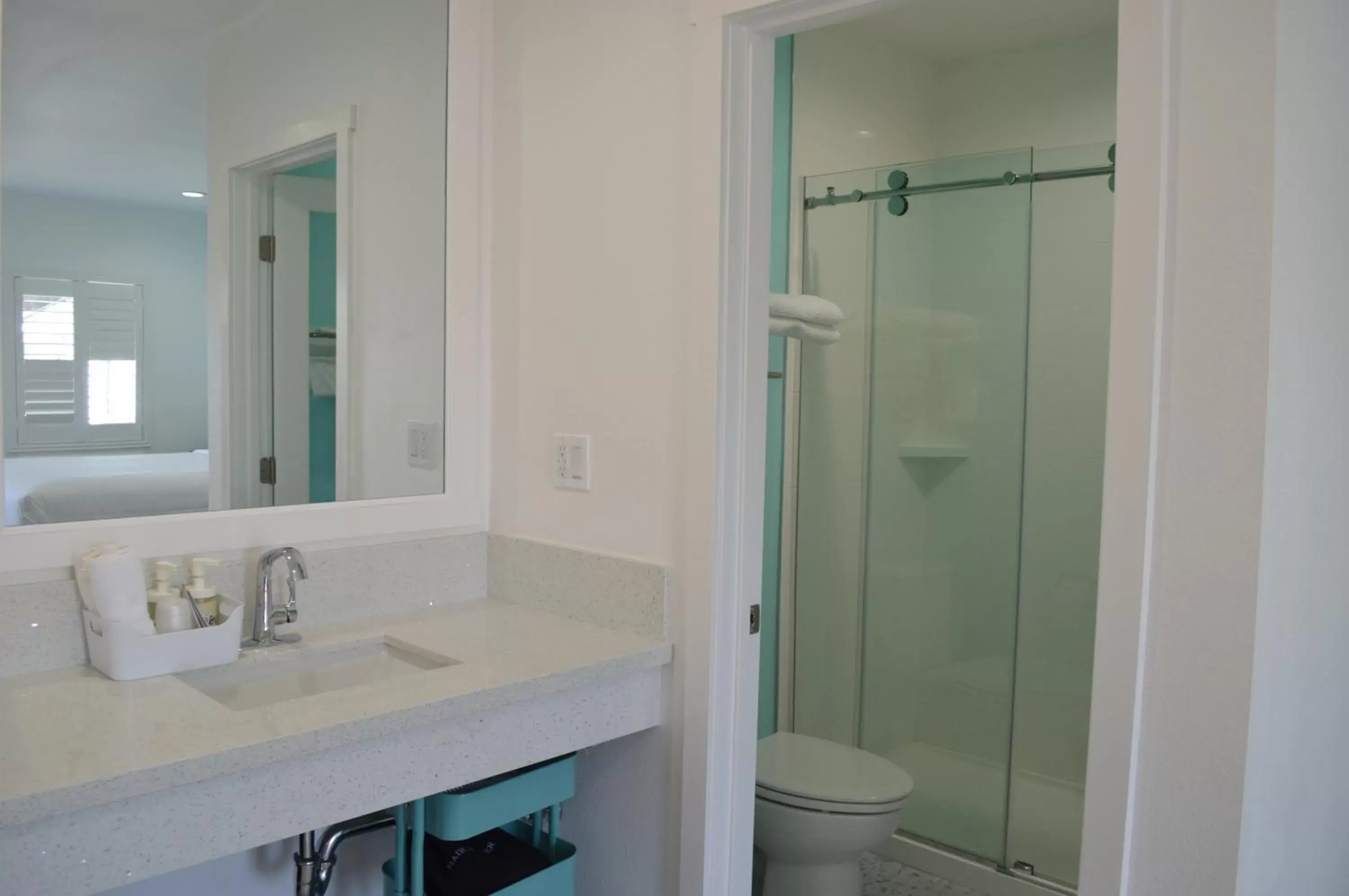 Shower, Bathroom in Calafia Inn San Clemente Newly renovated