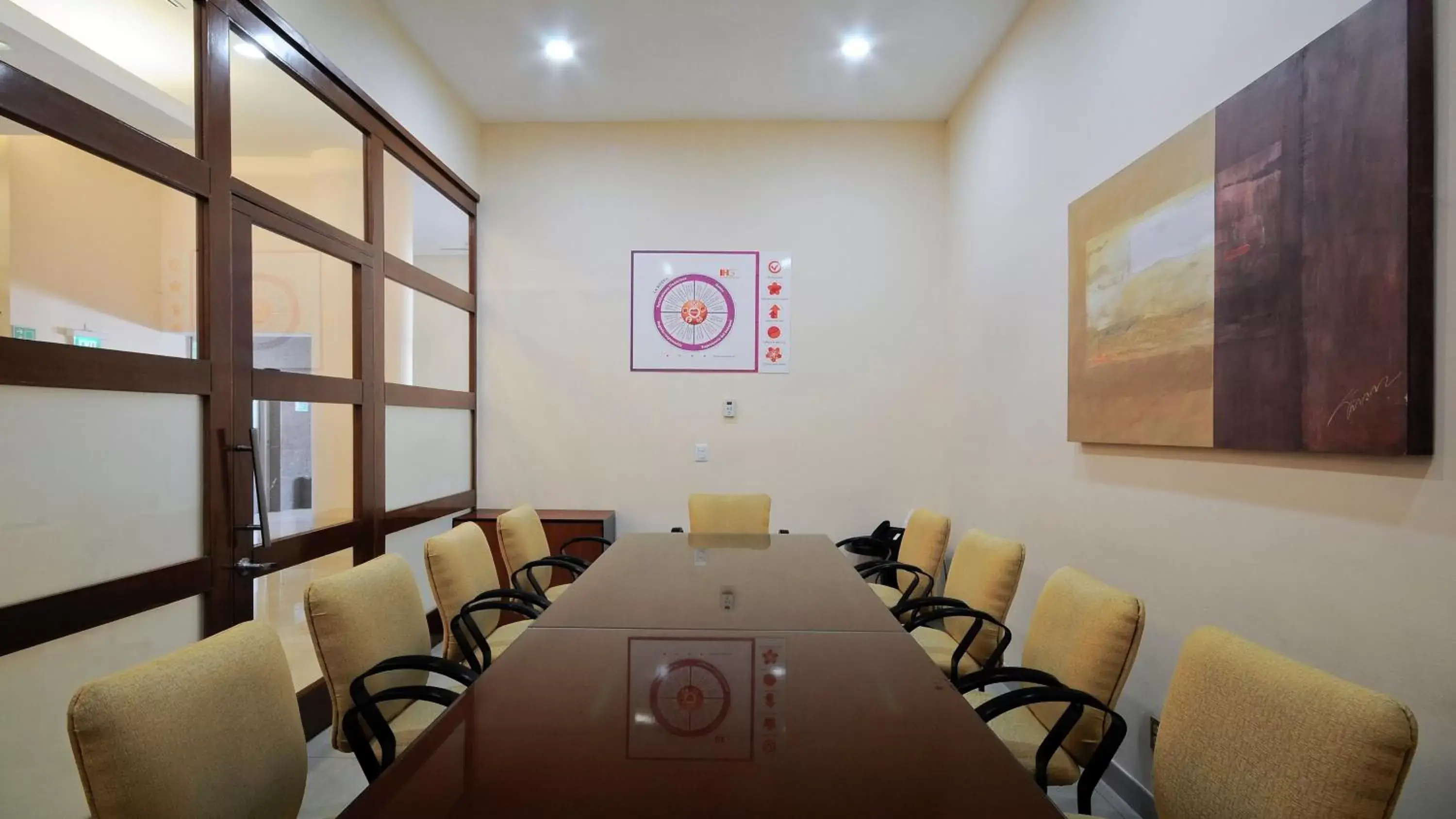 Meeting/conference room in Holiday Inn Uruapan, an IHG Hotel