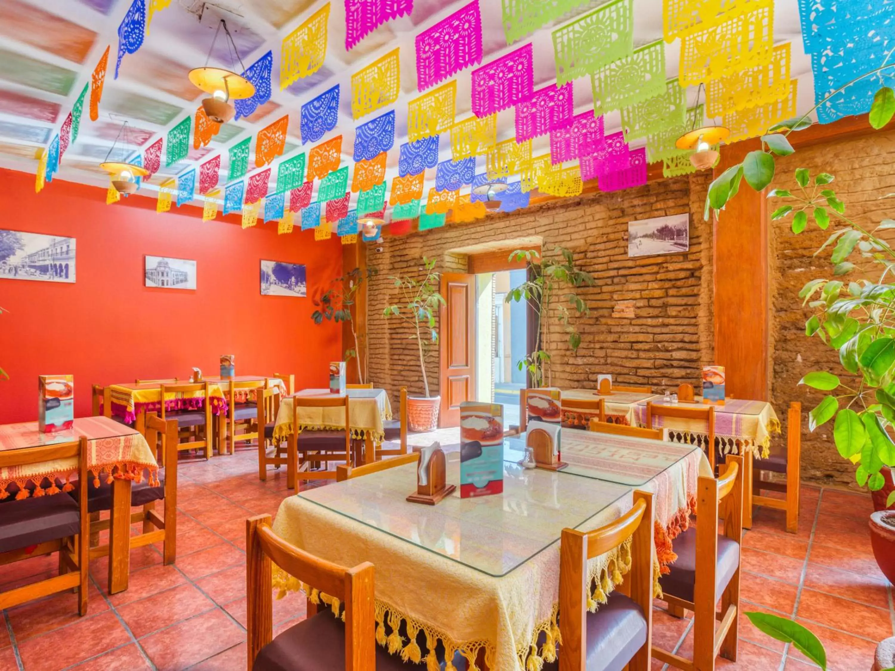 Restaurant/Places to Eat in OYO Hotel Mi casa, Oaxaca centro