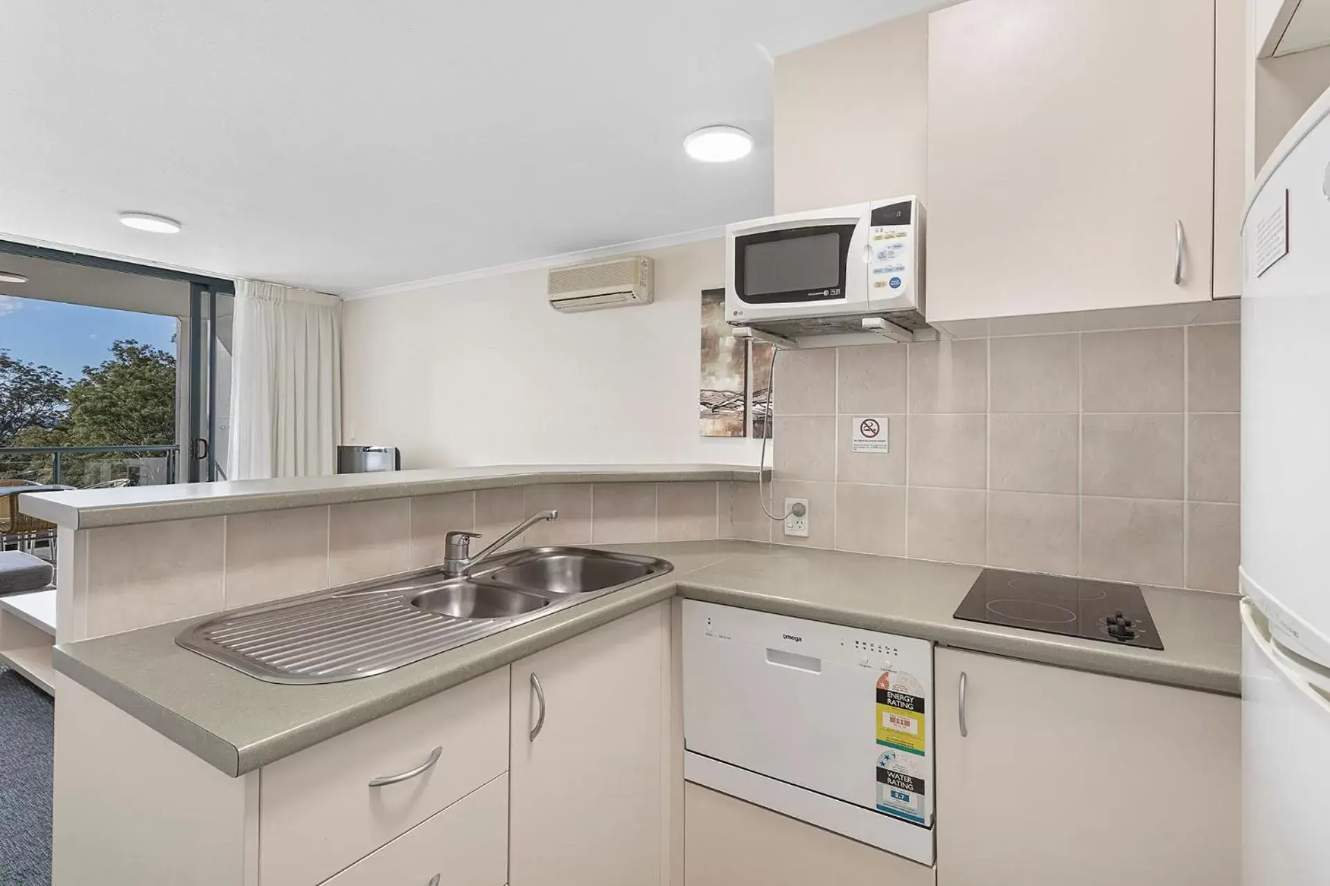 Kitchen or kitchenette, Kitchen/Kitchenette in Landmark Resort