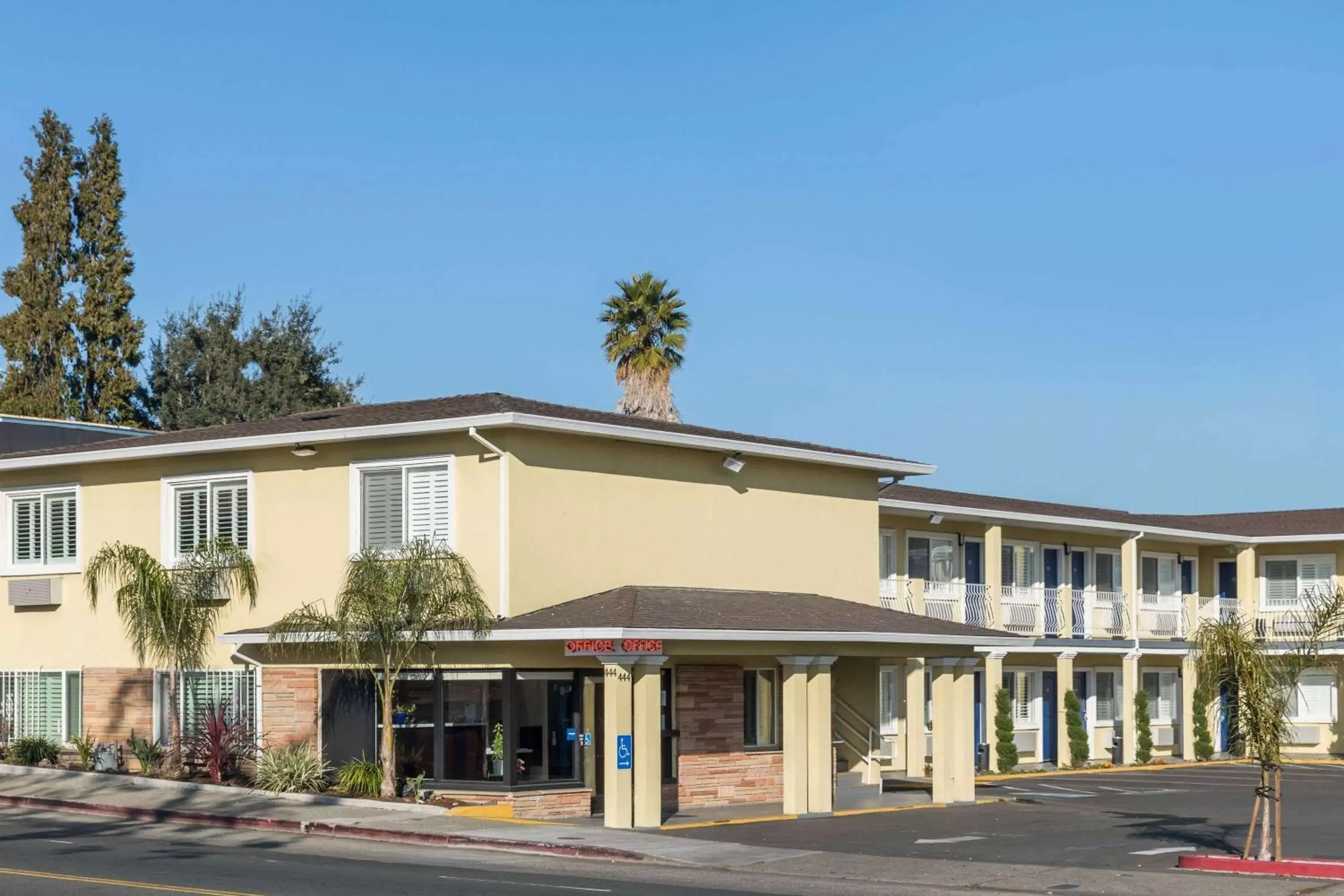 Property Building in Vallejo Inn