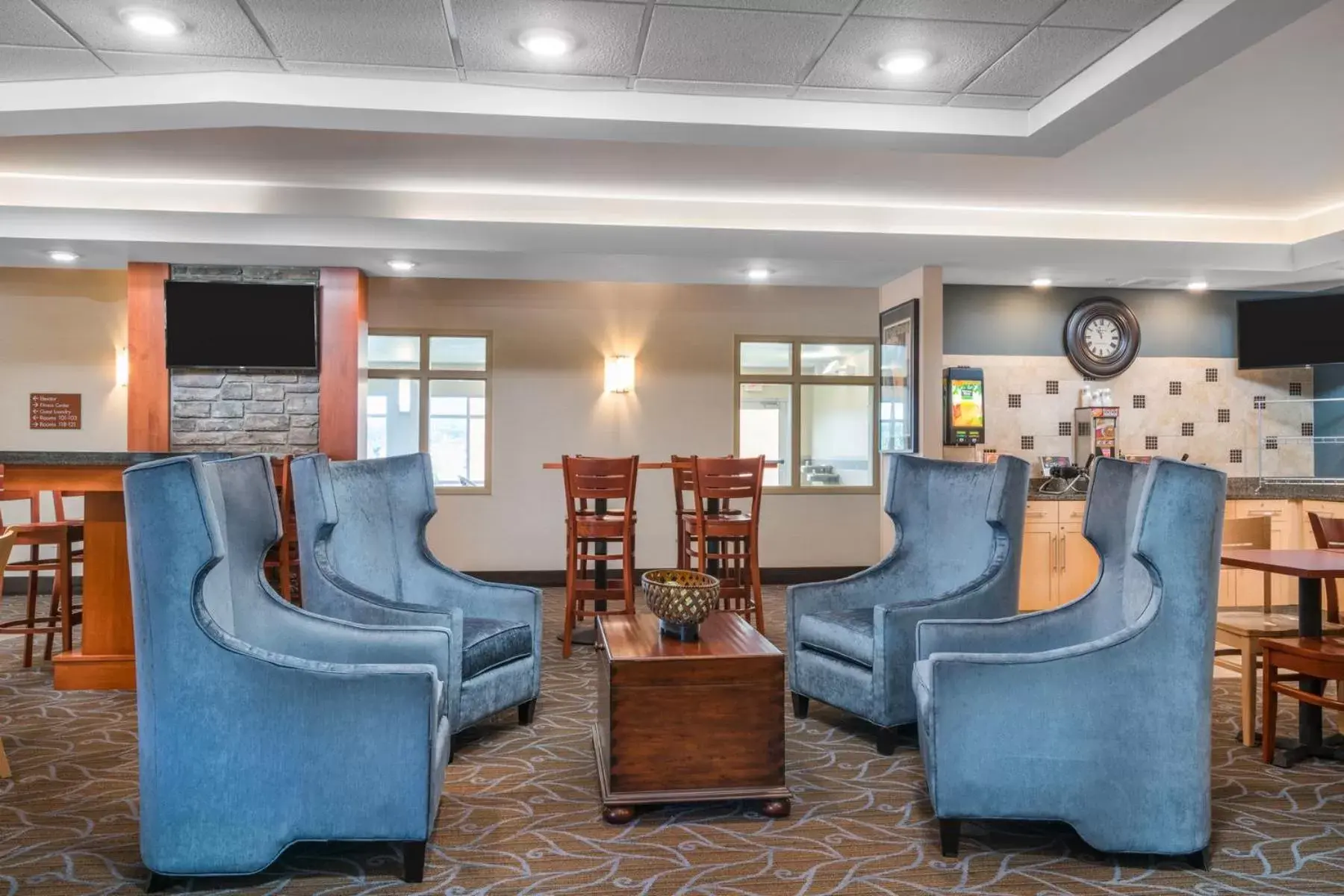 Lobby or reception in AmericInn by Wyndham Windom Lobby or reception in AmericInn by Wyndham Windom