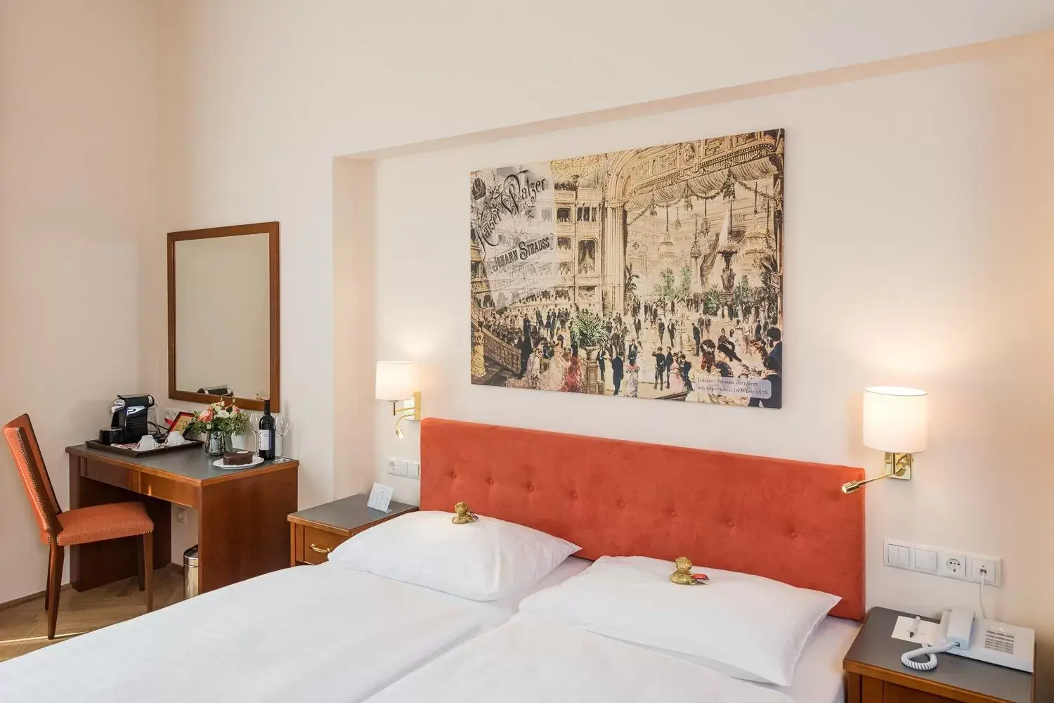 Bed in Hotel Johann Strauss