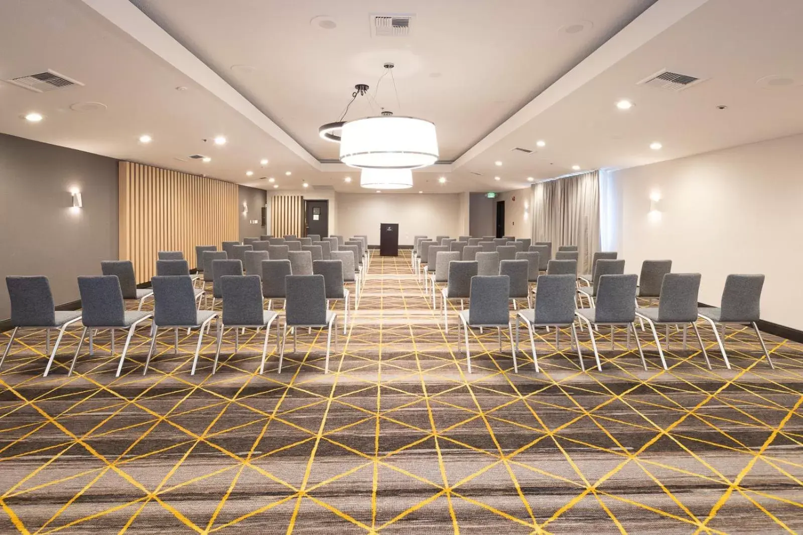 Meeting/conference room in Holiday Inn Santa Ana-Orange County Airport, an IHG Hotel