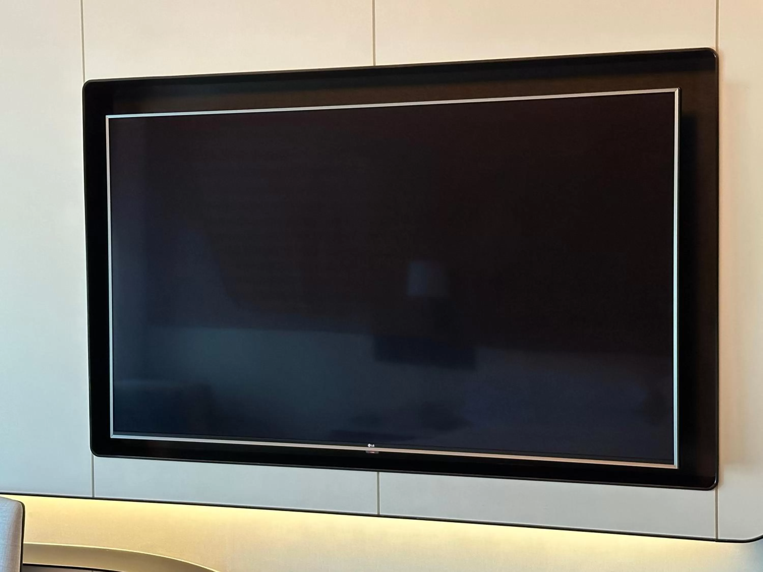 TV and multimedia in Hong Kong Ocean Park Marriott Hotel