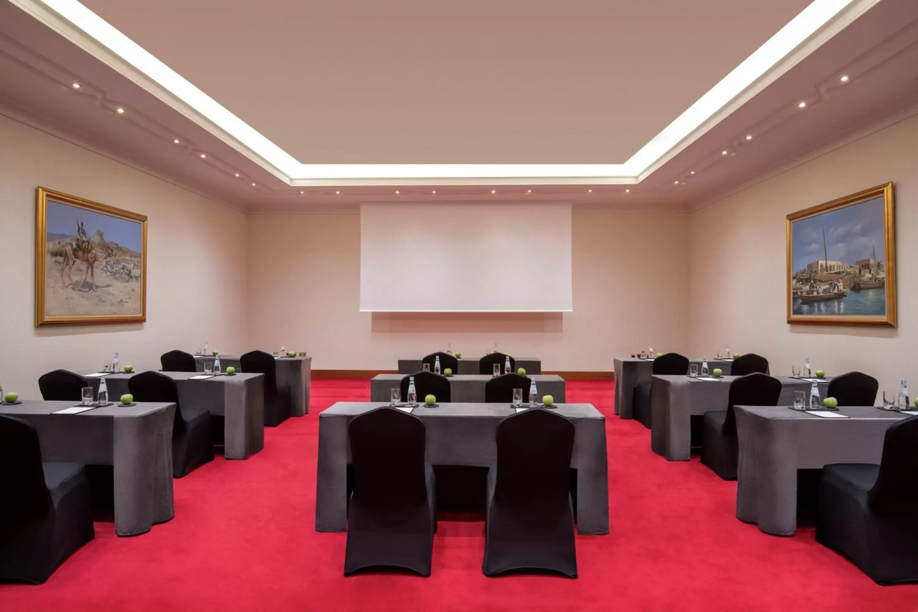 Meeting/conference room in Sheraton Grand Doha Resort & Convention Hotel