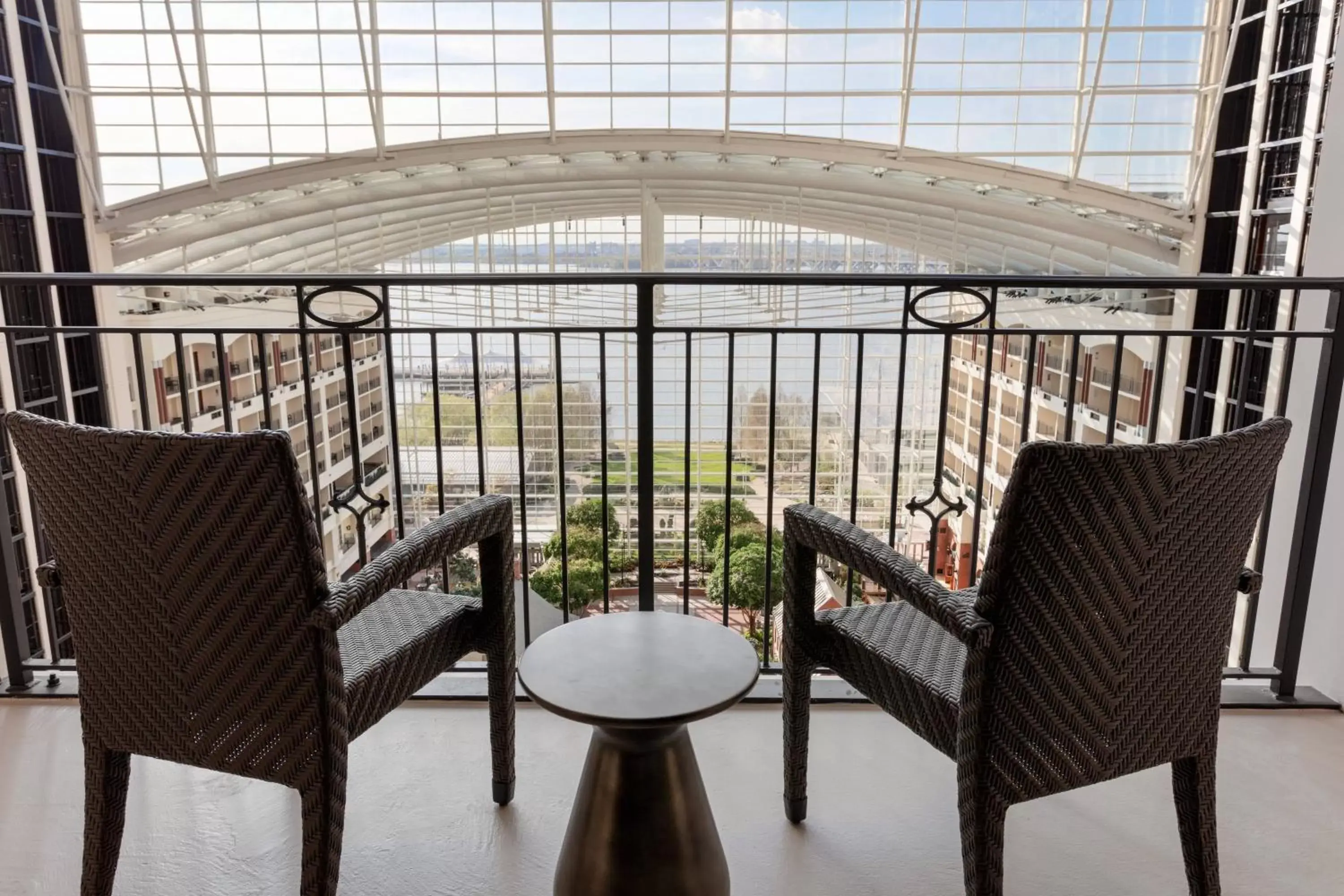 Photo of the whole room, Balcony/Terrace in Gaylord National Resort & Convention Center