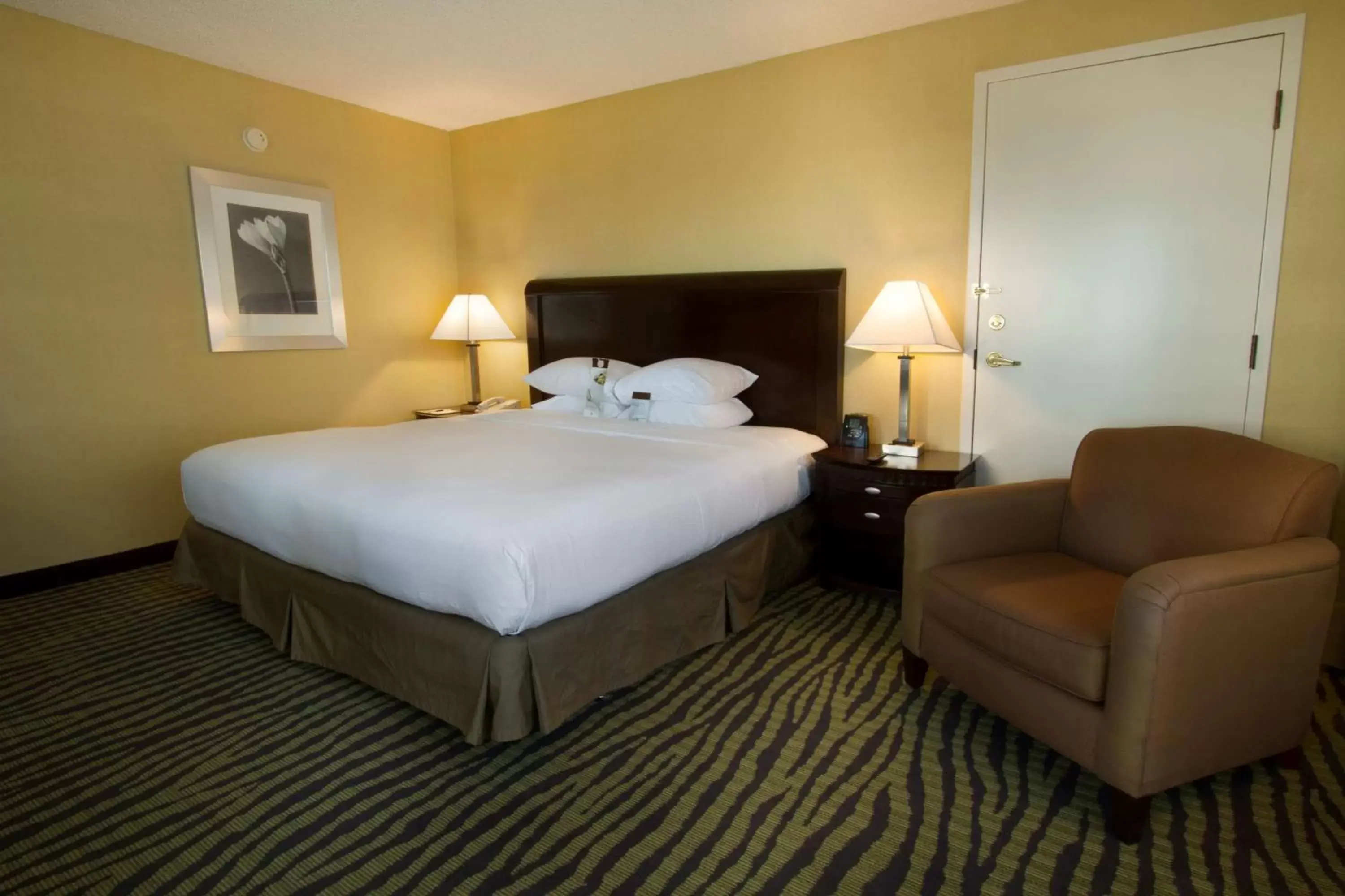 Bed in DoubleTree by Hilton Orange County Airport