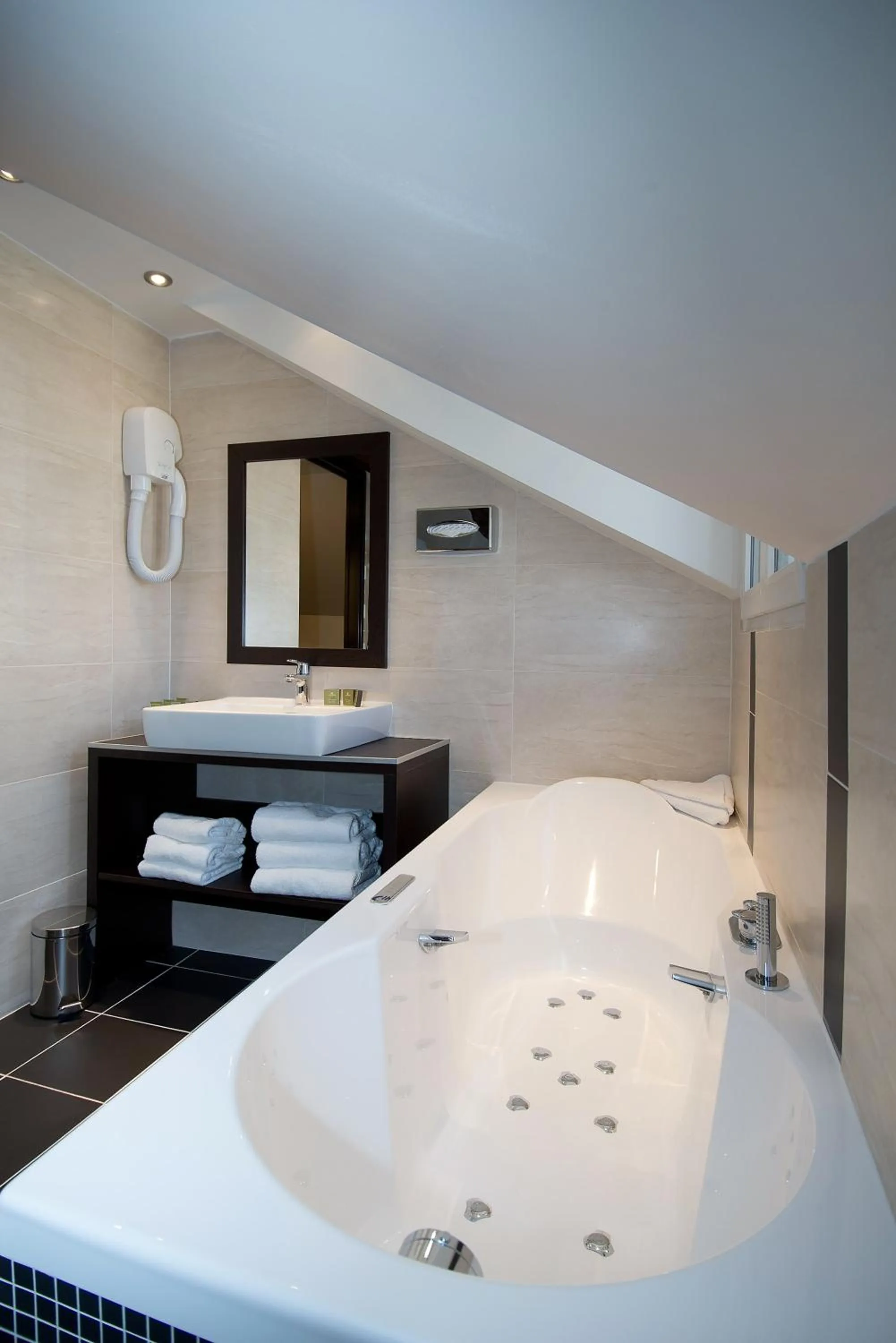 Bathroom in Hotel Choiseul Opera