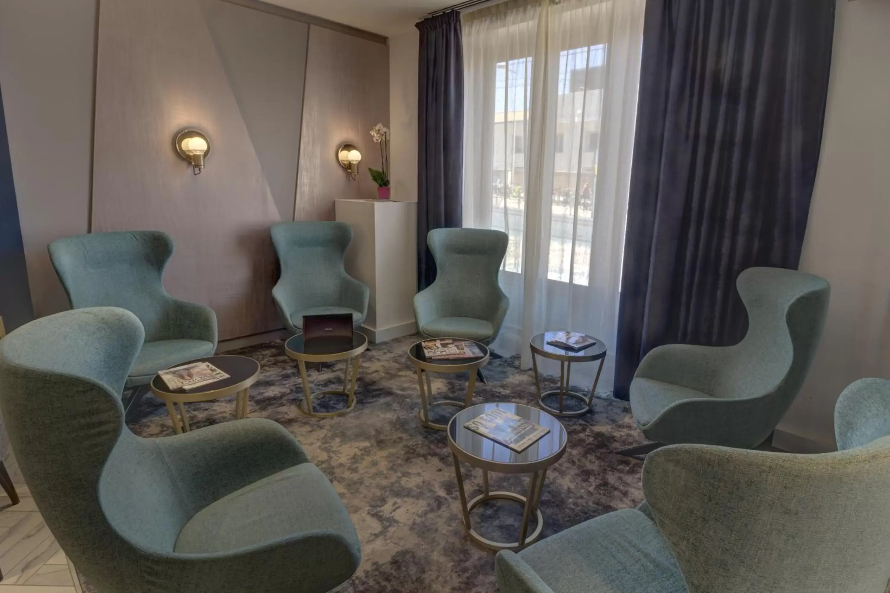 Lounge or bar, Seating Area in Best Western Plus Comedie Saint Roch