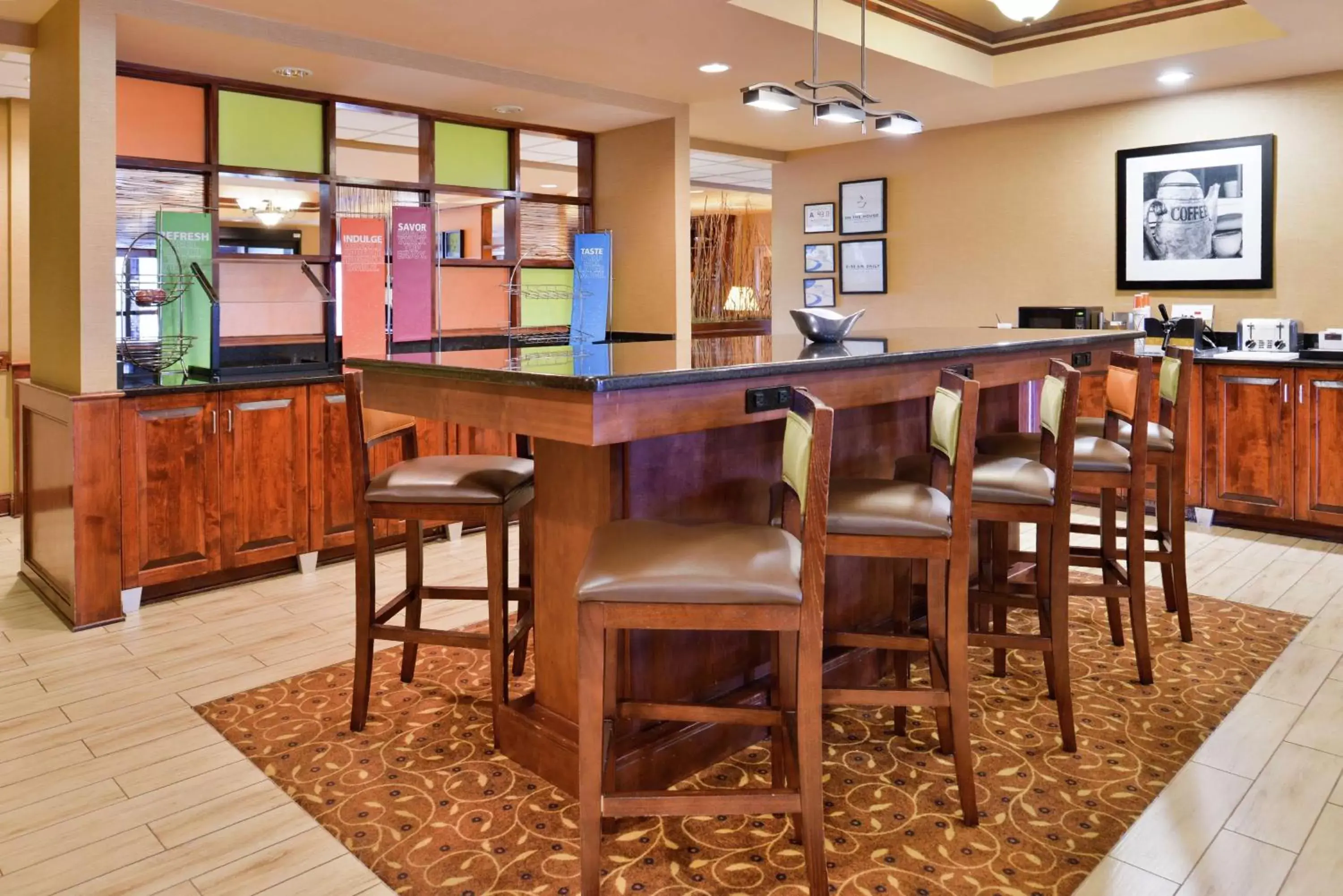 Dining area, Restaurant/Places to Eat in Hampton Inn By Hilton Greensboro-East