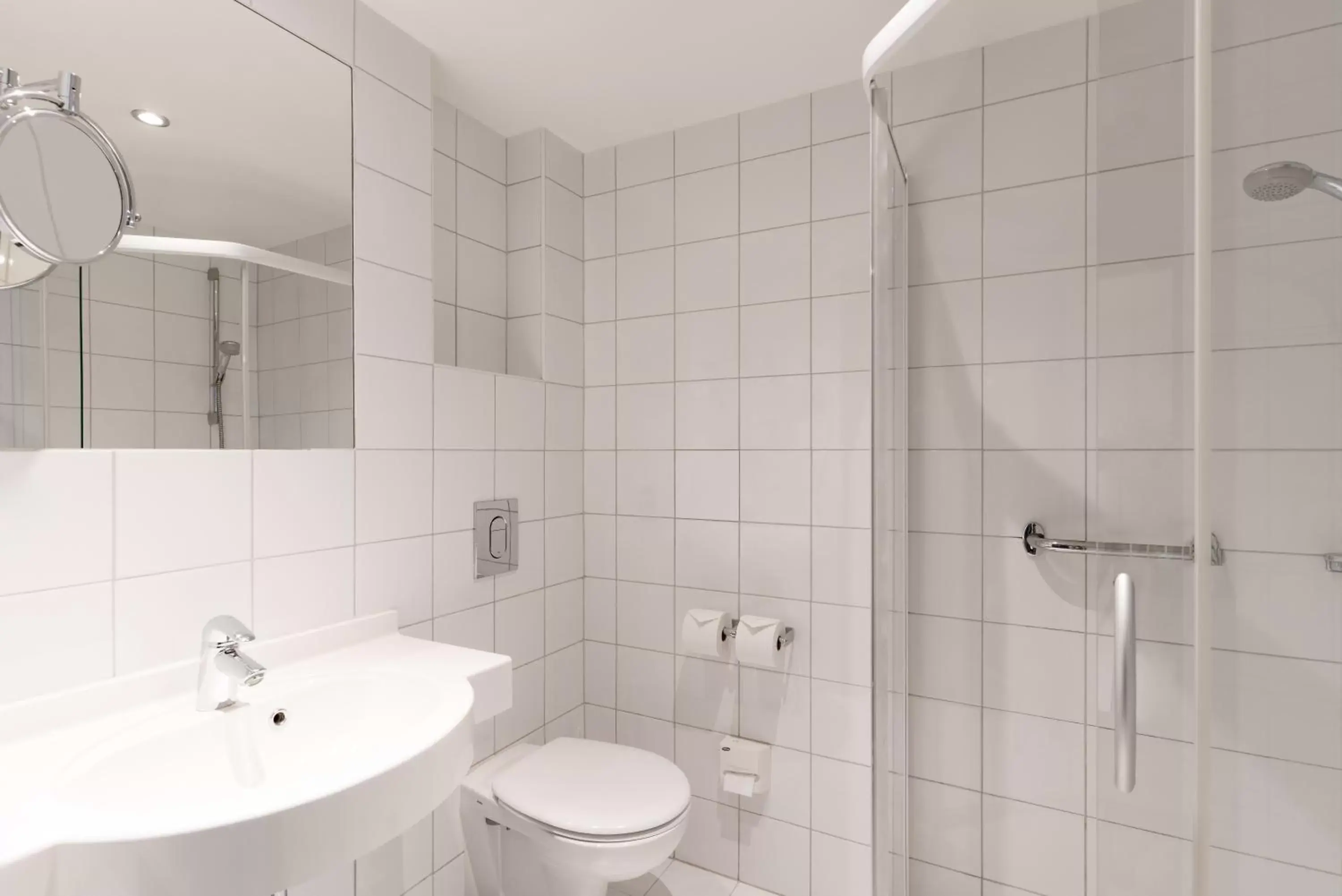 Shower, Bathroom in Radisson Blu Latvija Conference & Spa Hotel, Riga