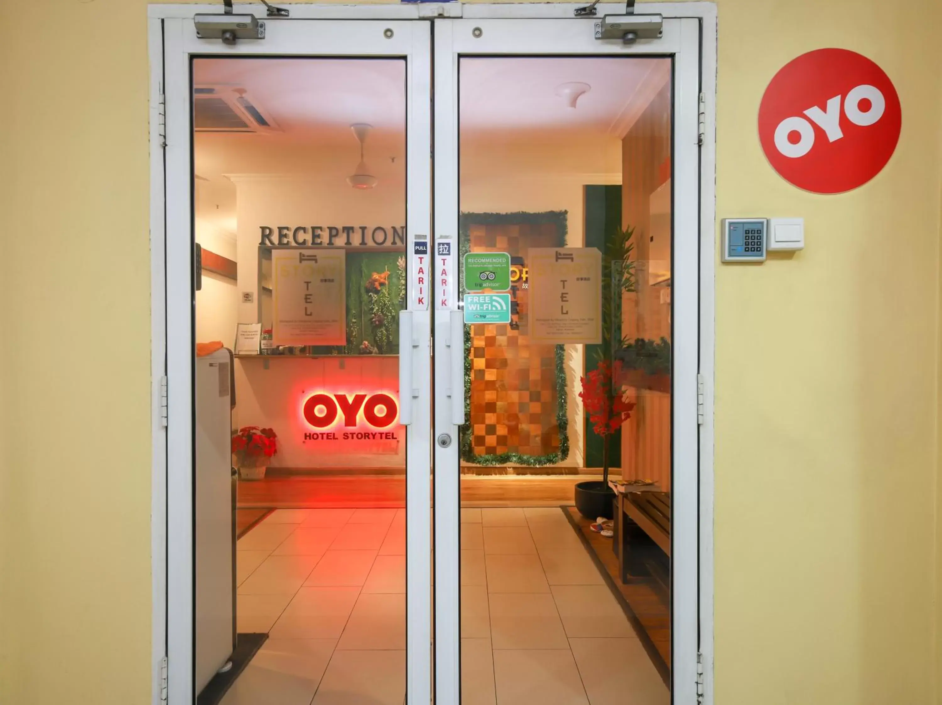 Facade/entrance in OYO 218 Storytel