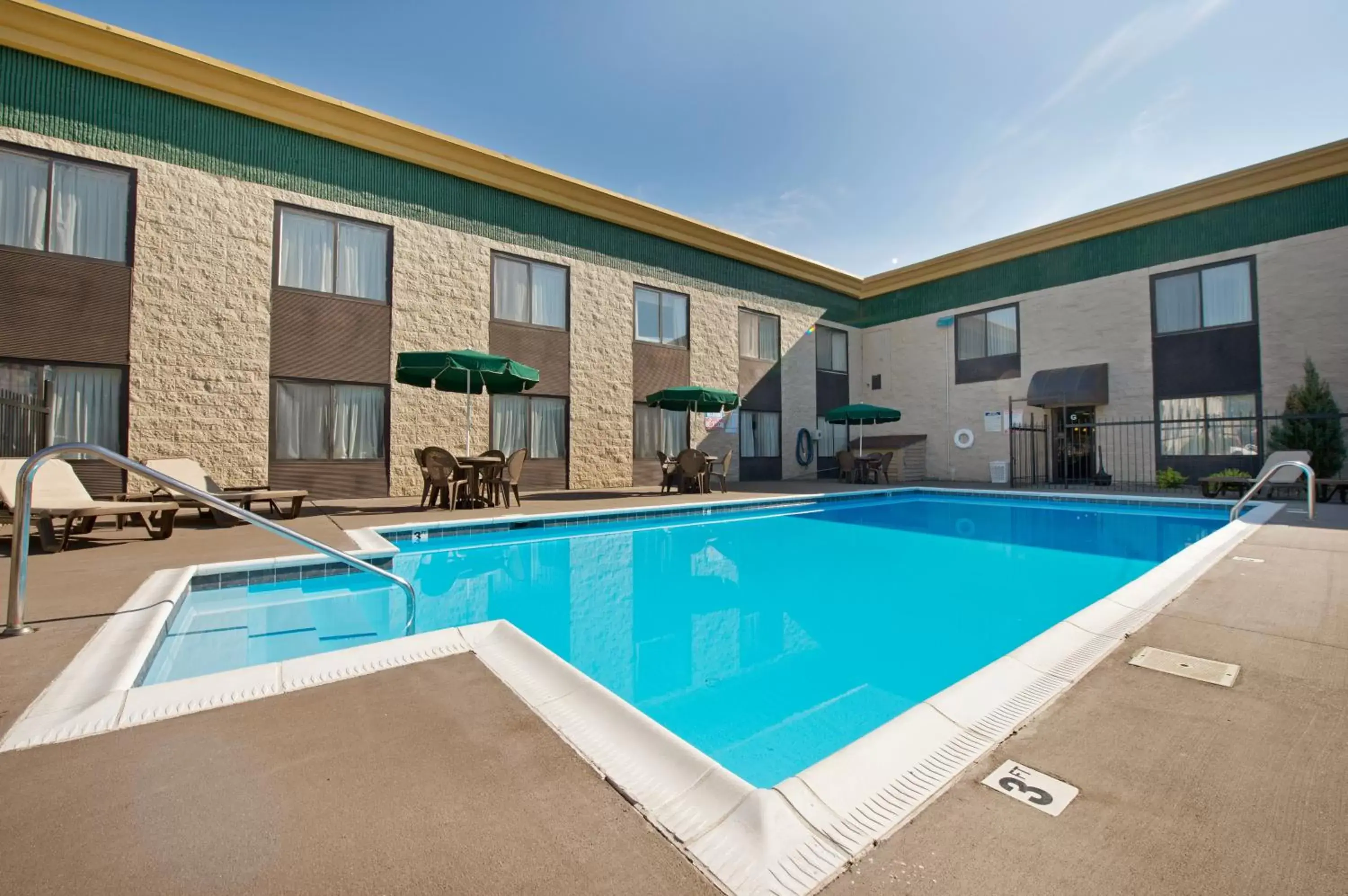 Swimming Pool in Best Western Huntington Mall Inn