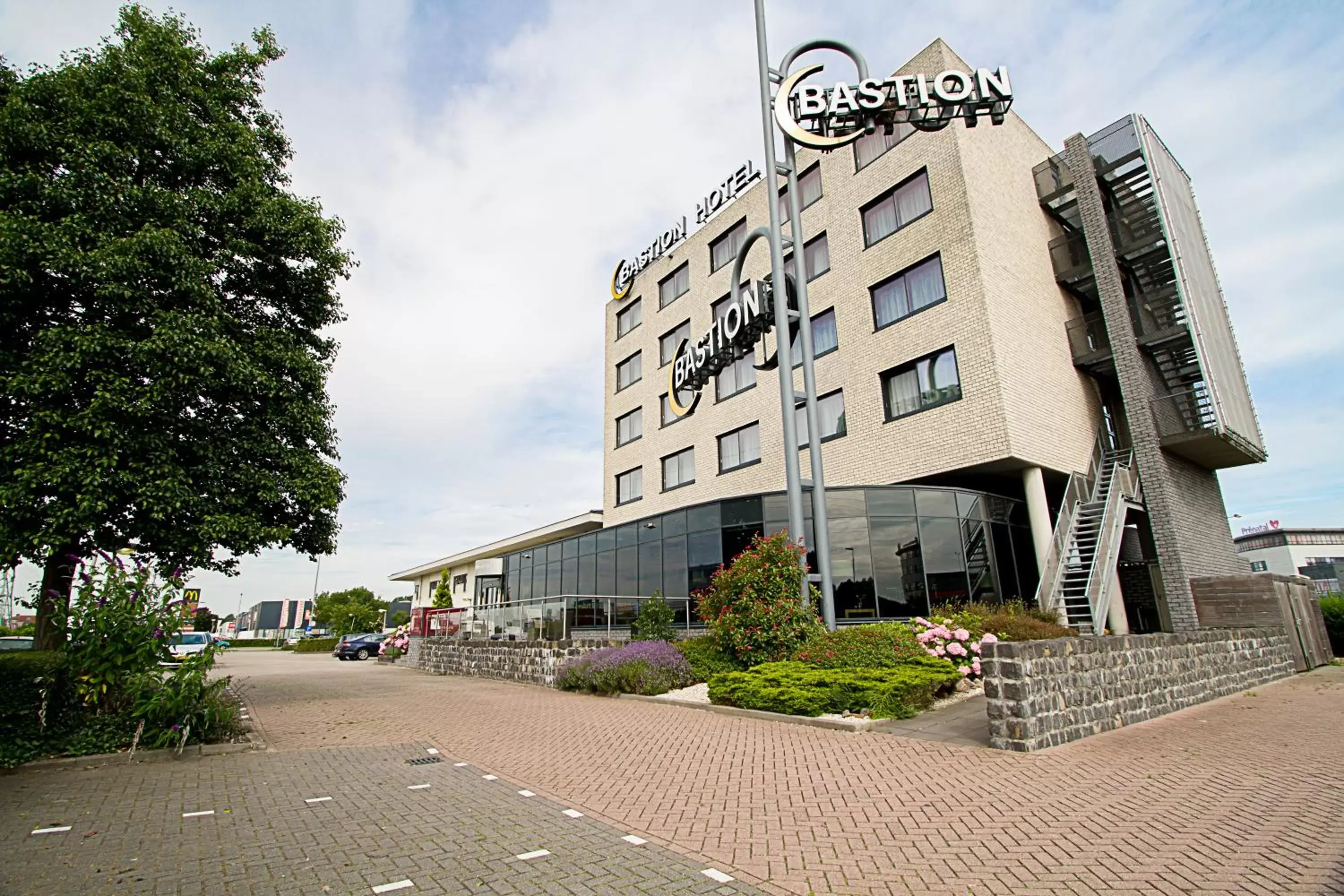 Property building in Bastion Hotel Barendrecht