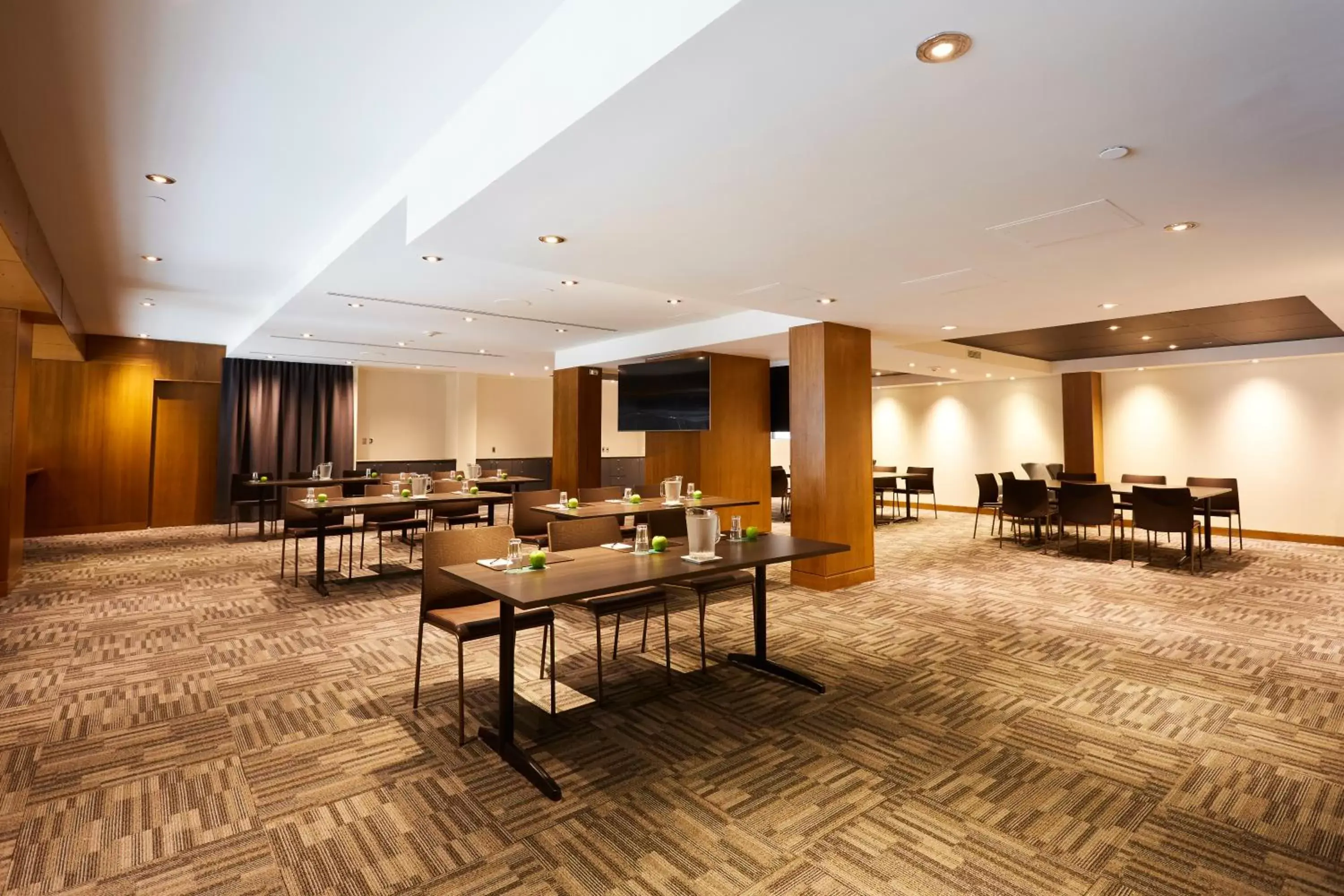 Banquet/Function facilities, Restaurant/Places to Eat in Le Germain Hotel Toronto