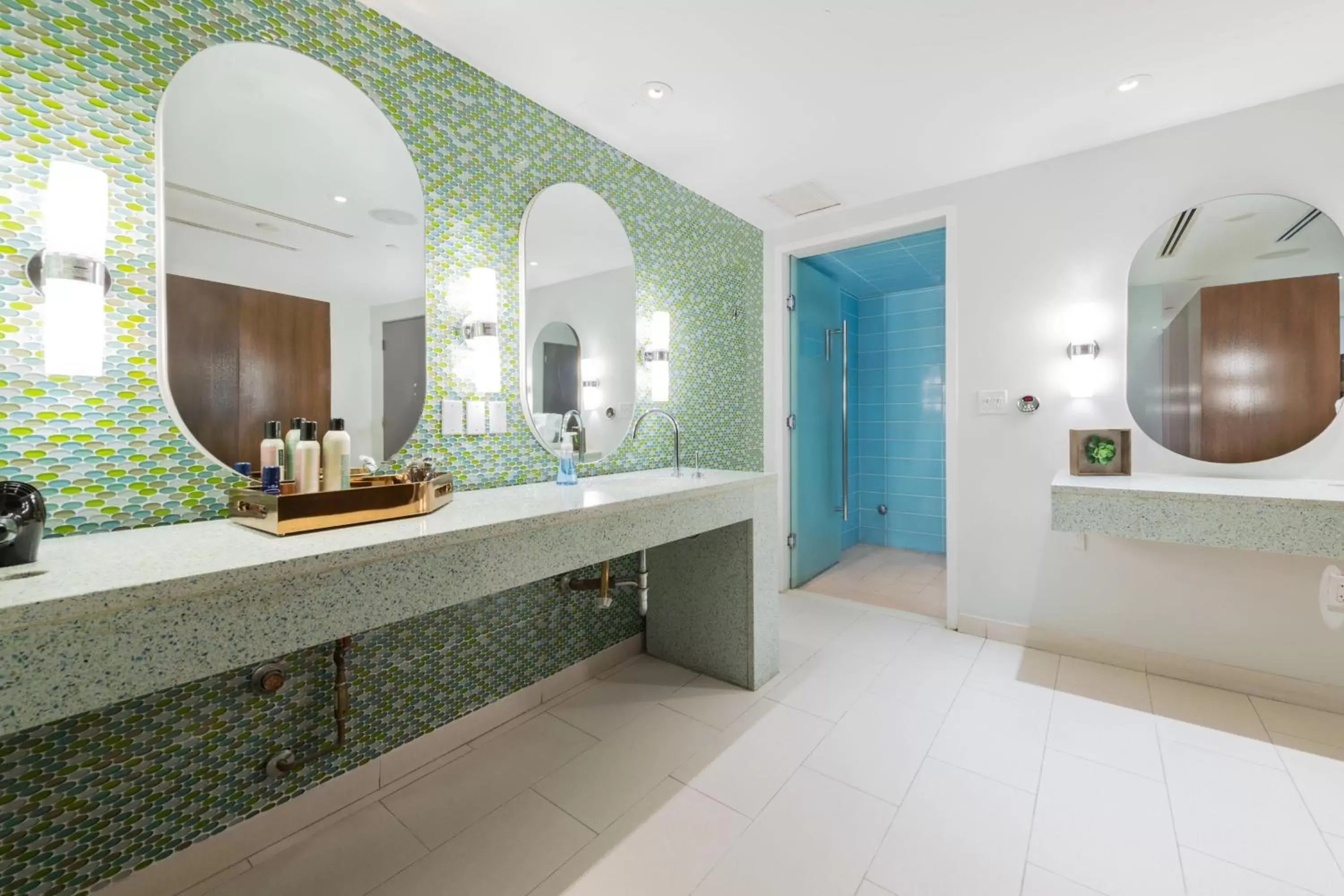 Spa and wellness centre/facilities, Bathroom in W Fort Lauderdale
