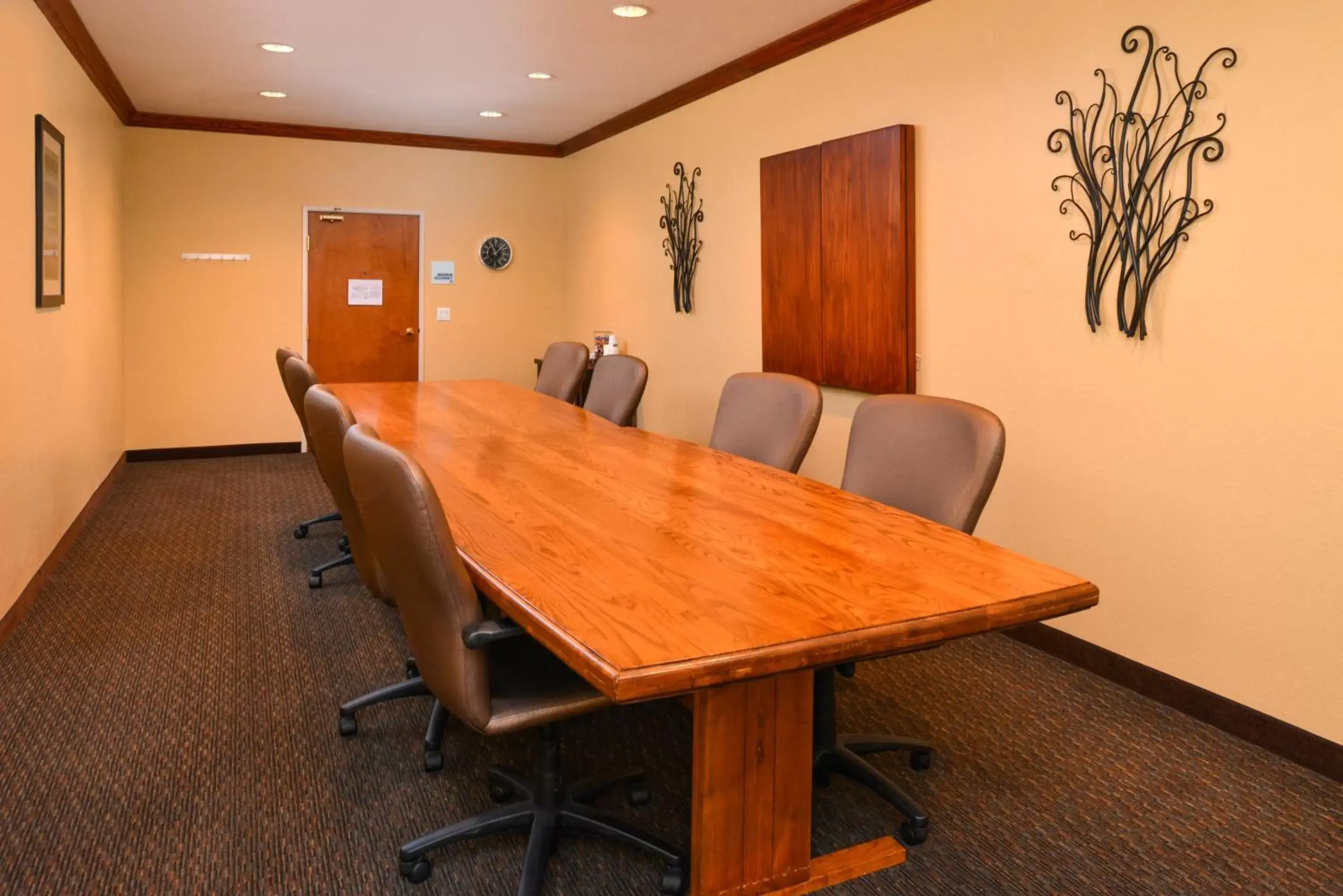 Meeting/conference room in Holiday Inn Express Morgantown, an IHG Hotel
